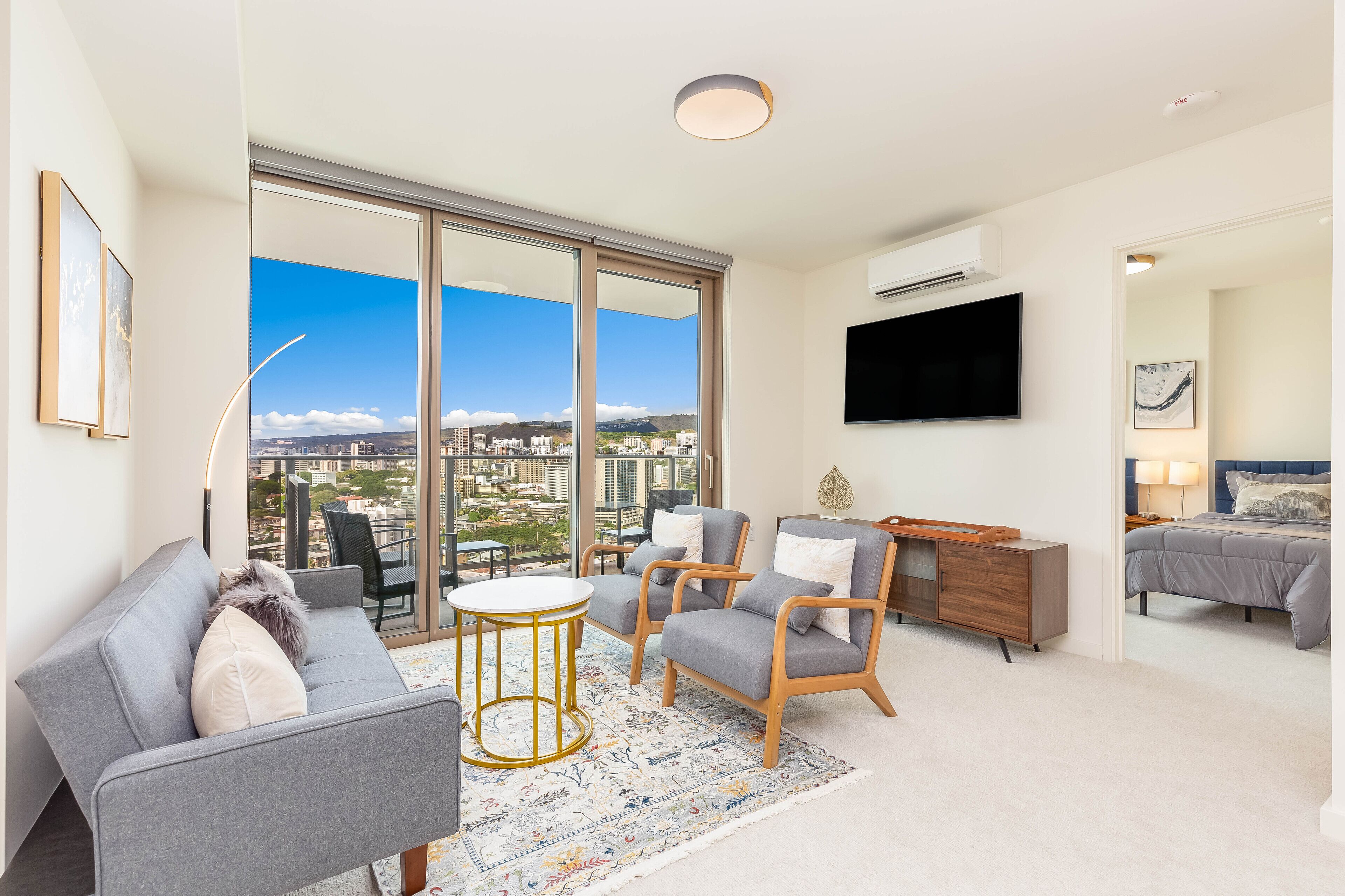 Ocean-City Luxurious Vacation at the Sky Ala Moana with Amazing Amenities