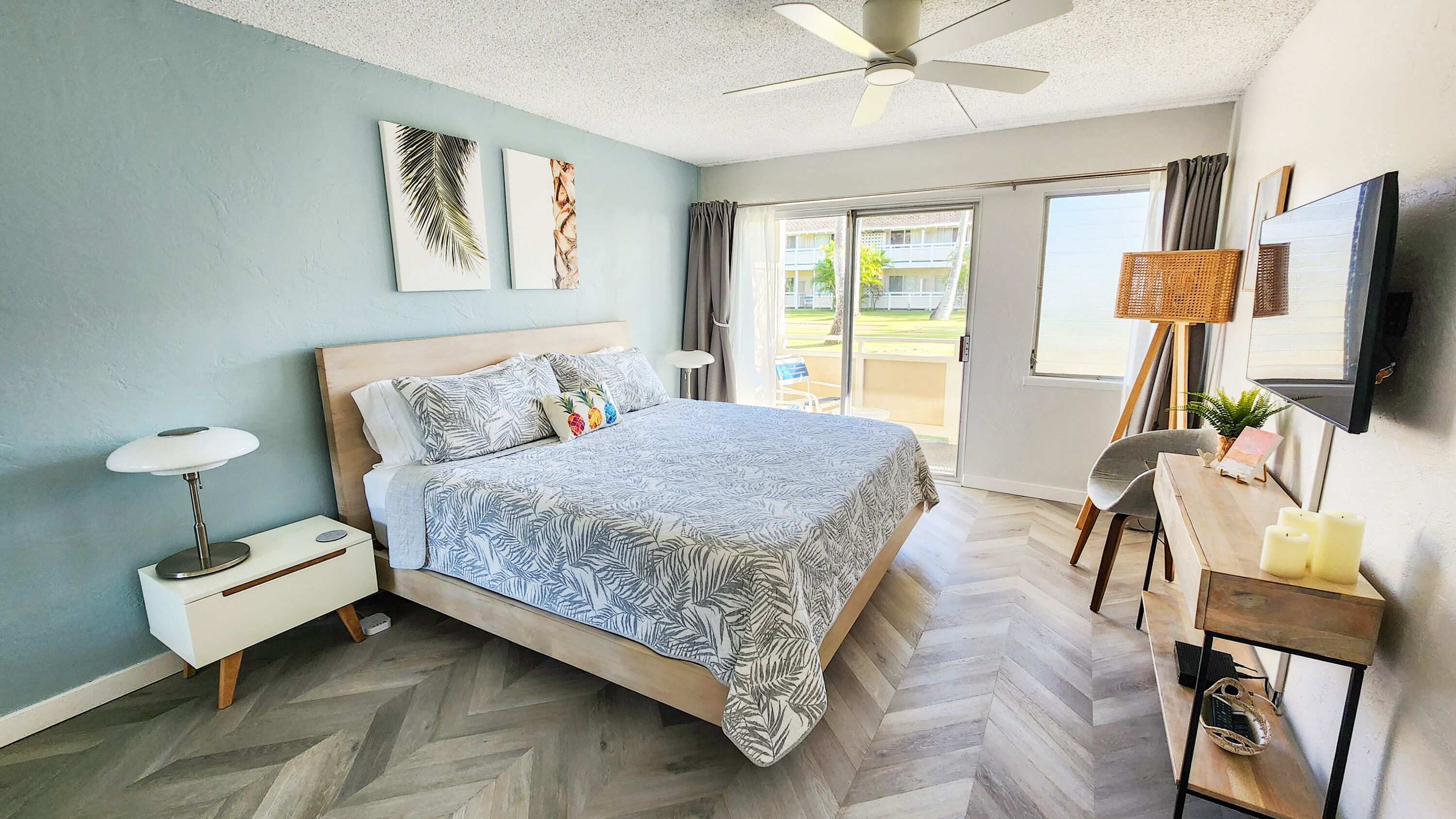 NEW! Fully Renovated 1BR/1BA condo. Short walk to beach & Coconut Marketplace!
