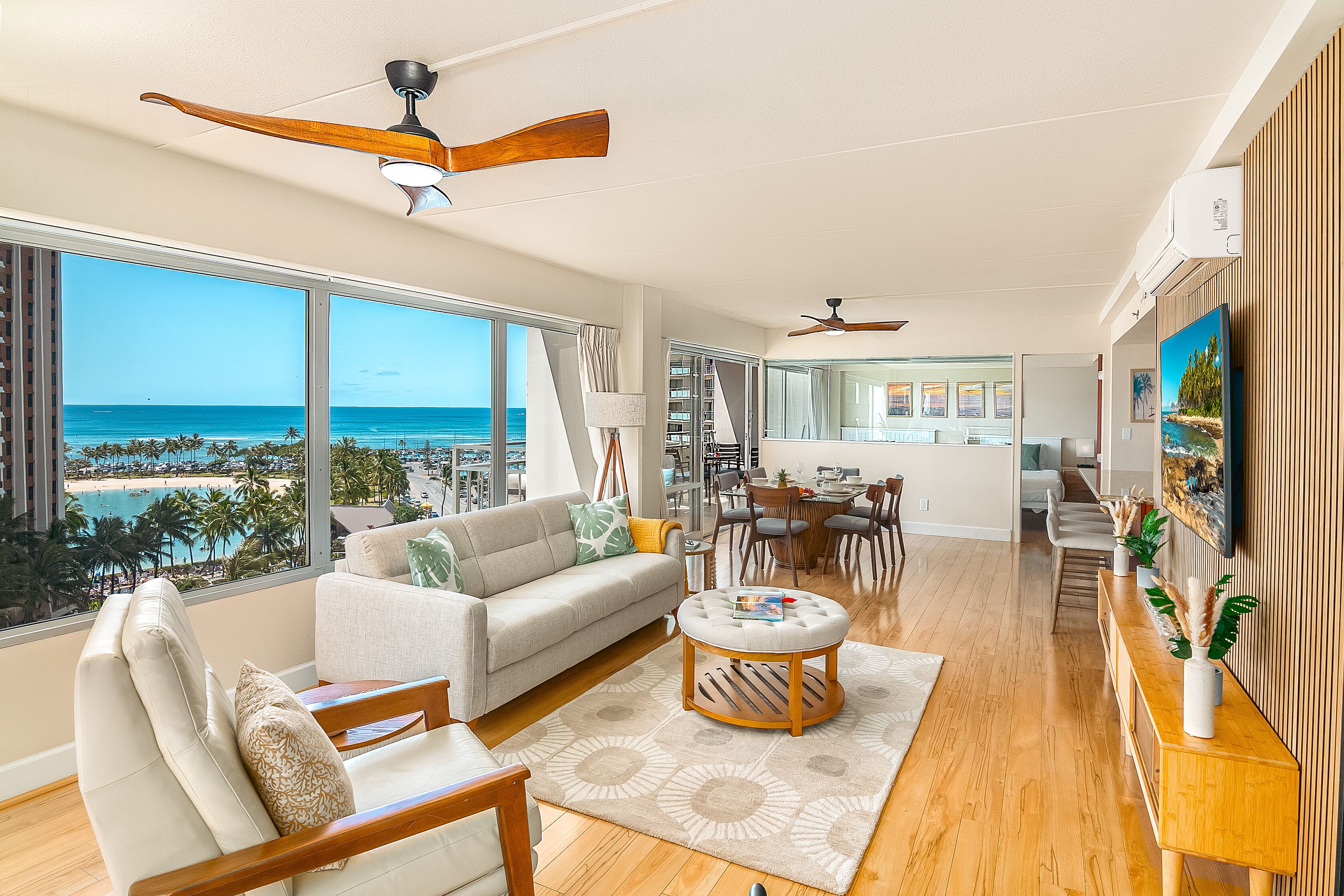 Upscale 2BR/2BA Ocean View in Waikiki + Parking!