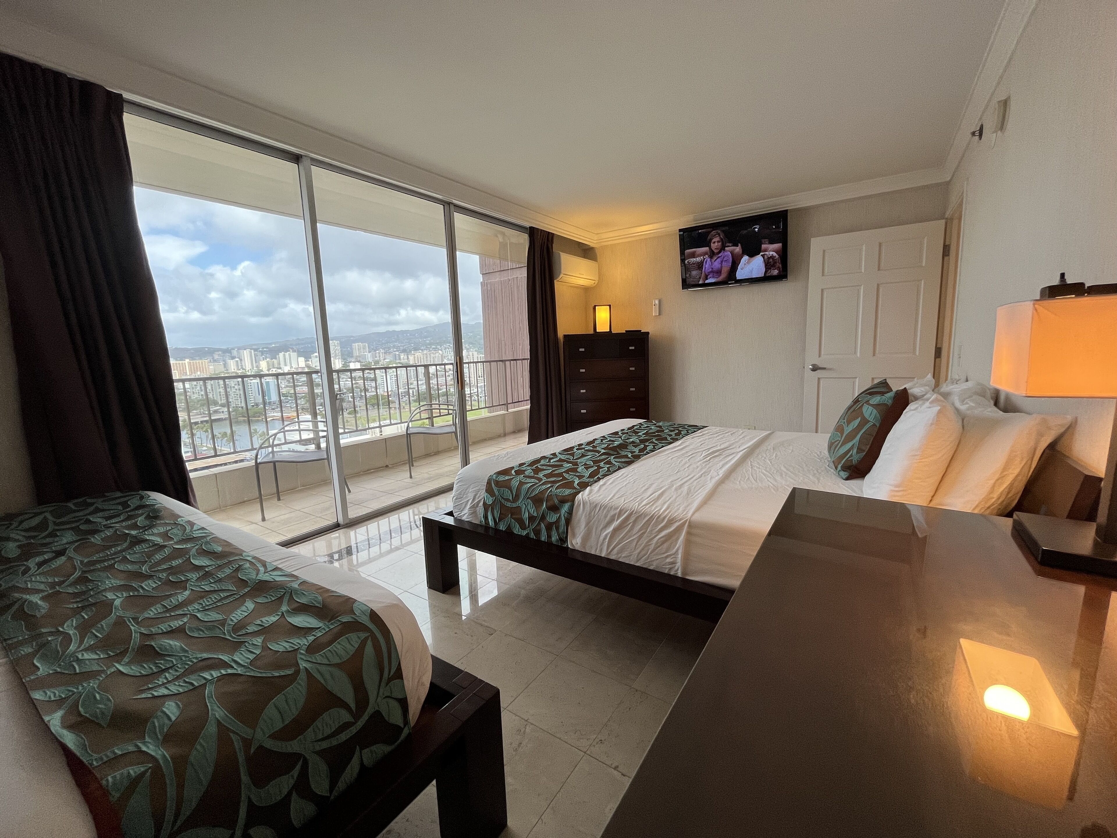 Rare find! Actual 3 bedrooms/2 full bath 1500sf Ocean View corner unit apartment