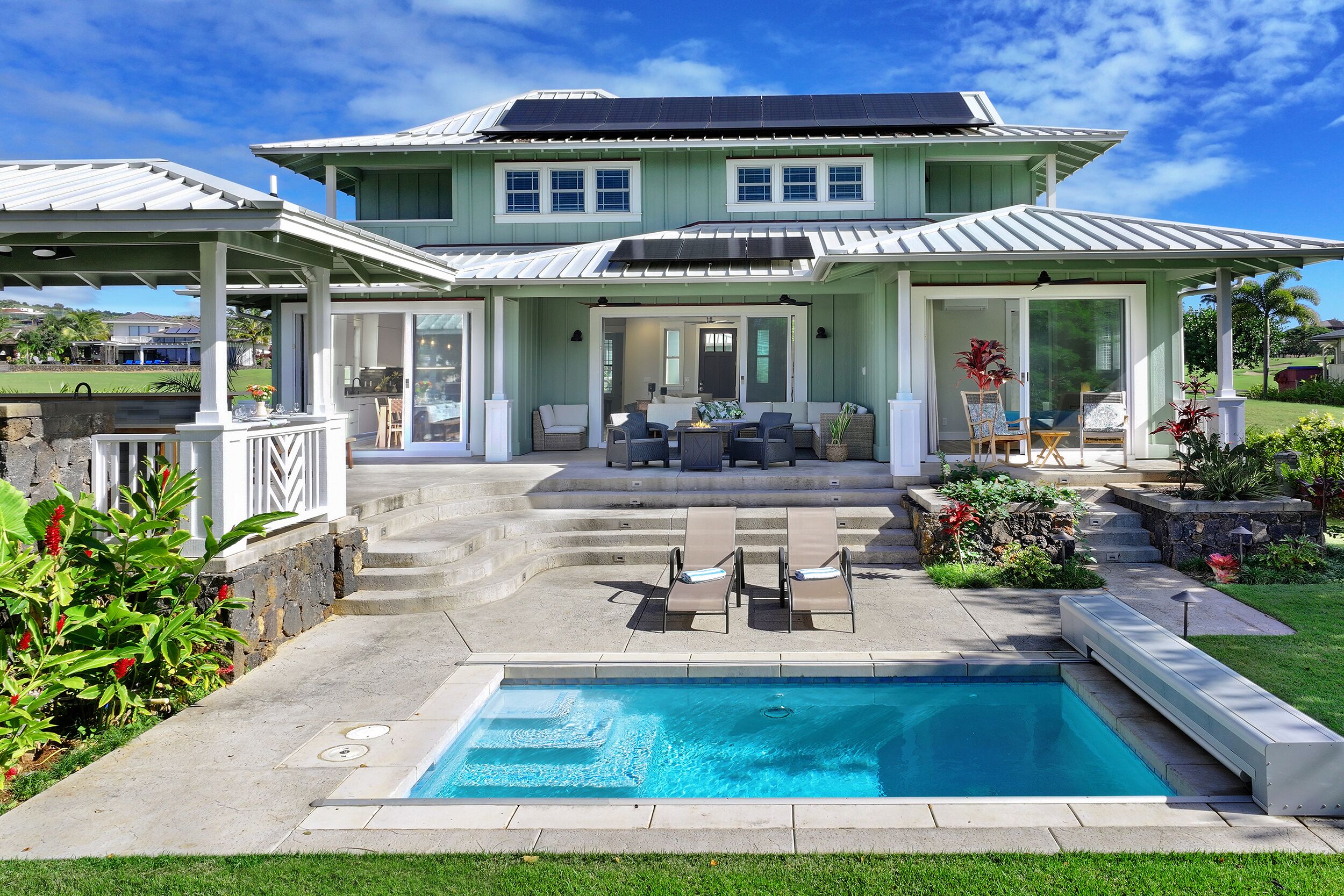 JC Surf House: Elegant 5BR with Pool, BBQ & Ocean Views
