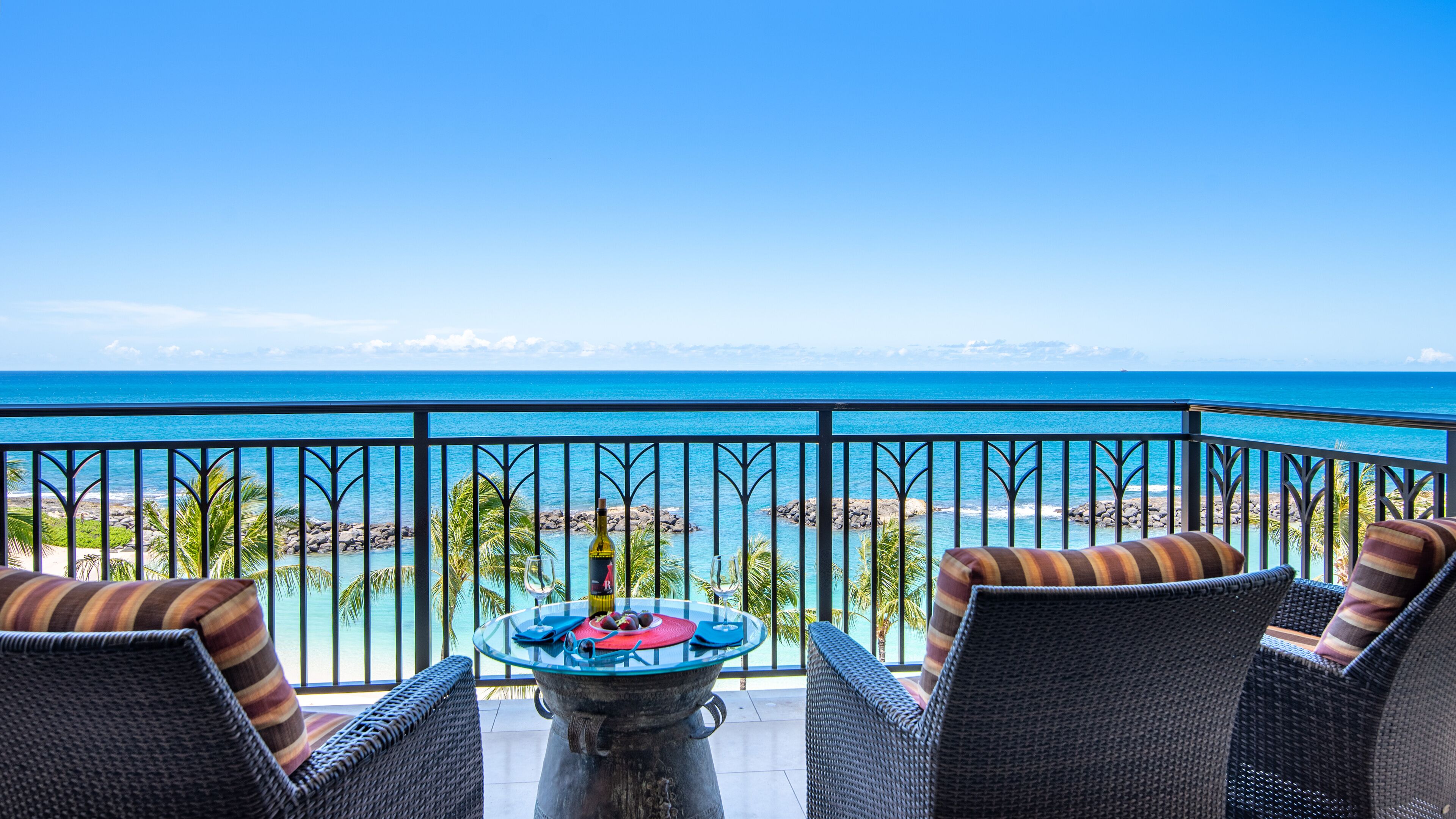 Ko Olina Beach Villas 410: 4th Floor Ocean Front, Gourmet Kitchen, Private Lanai