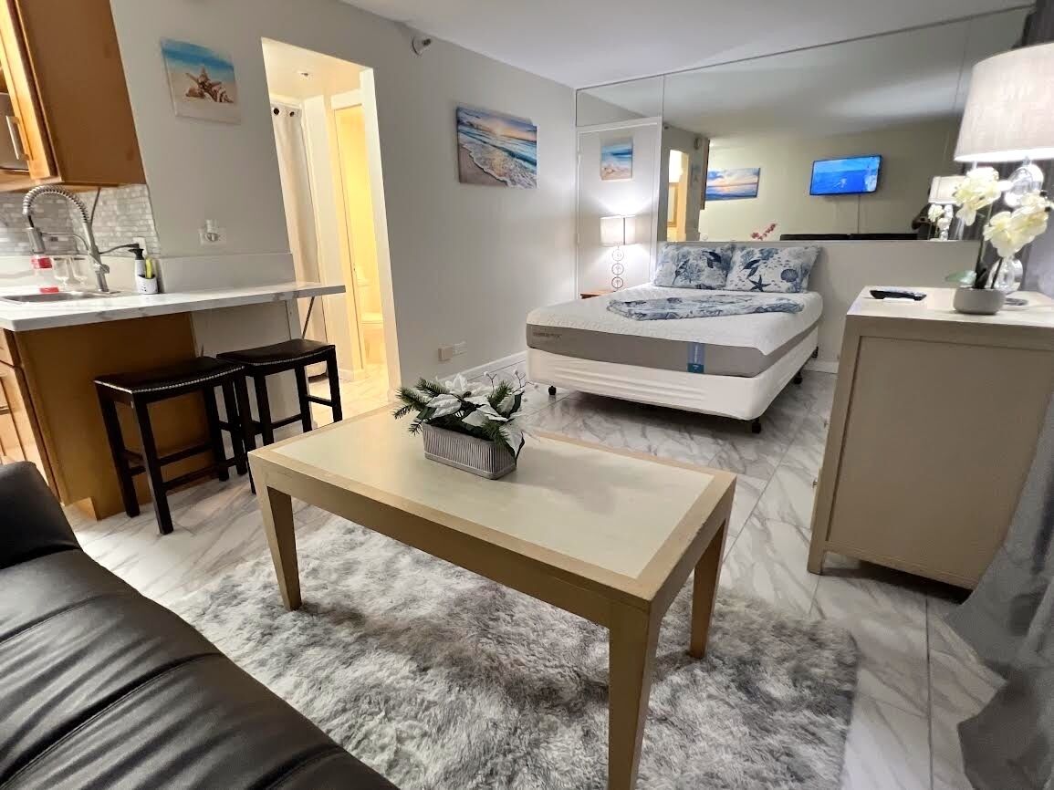 Aloha Surf Waikiki - 5 minute walk to Waikiki beach