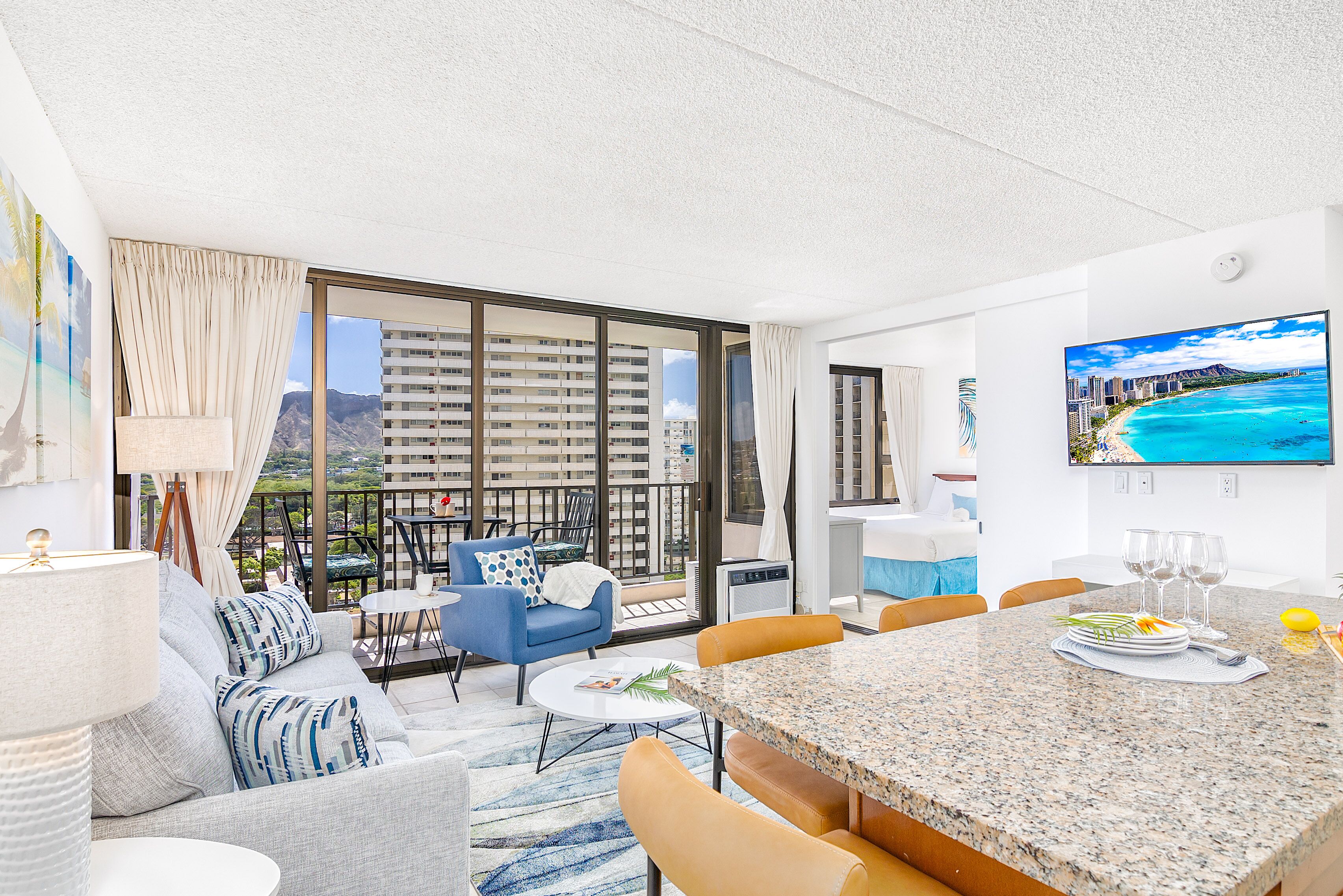 Diamond Head View Condo, Steps to Beach + Parking!