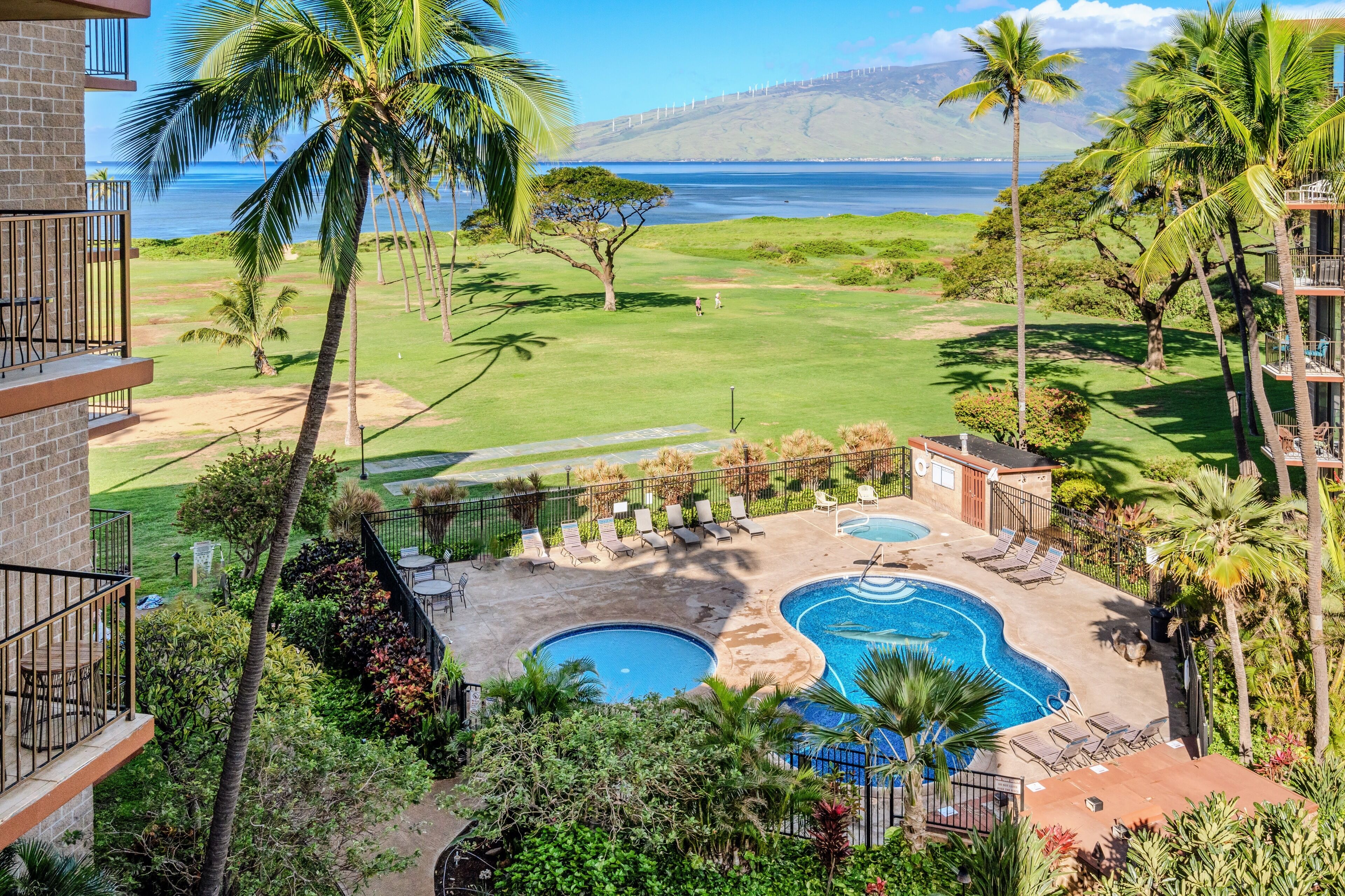 Kauhale Makai 528 - Ocean and Mountain view 1 bedroom