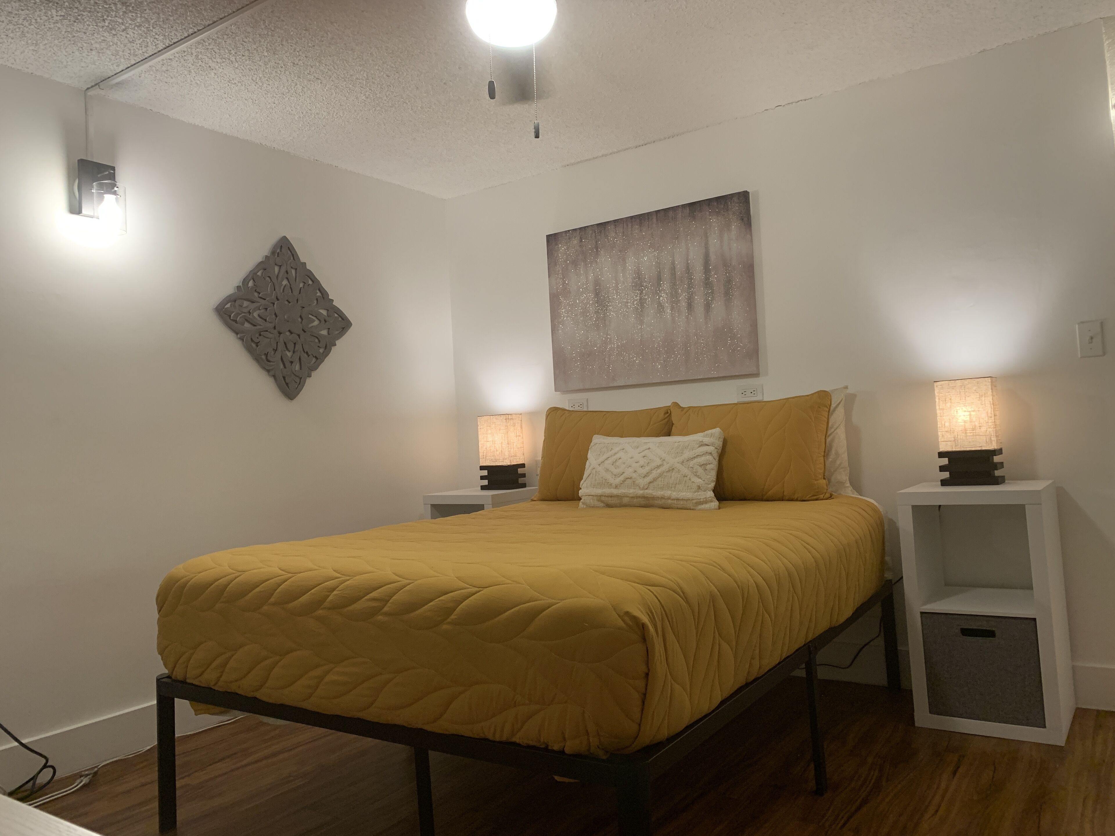 AMAZING LOCATION! 2 blocks to Waikiki Beach