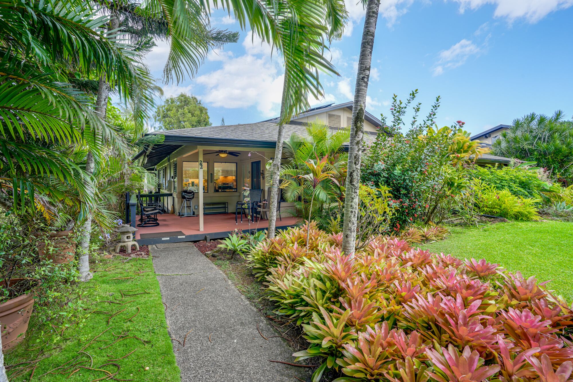 Ground Level Condo Near the Pool!