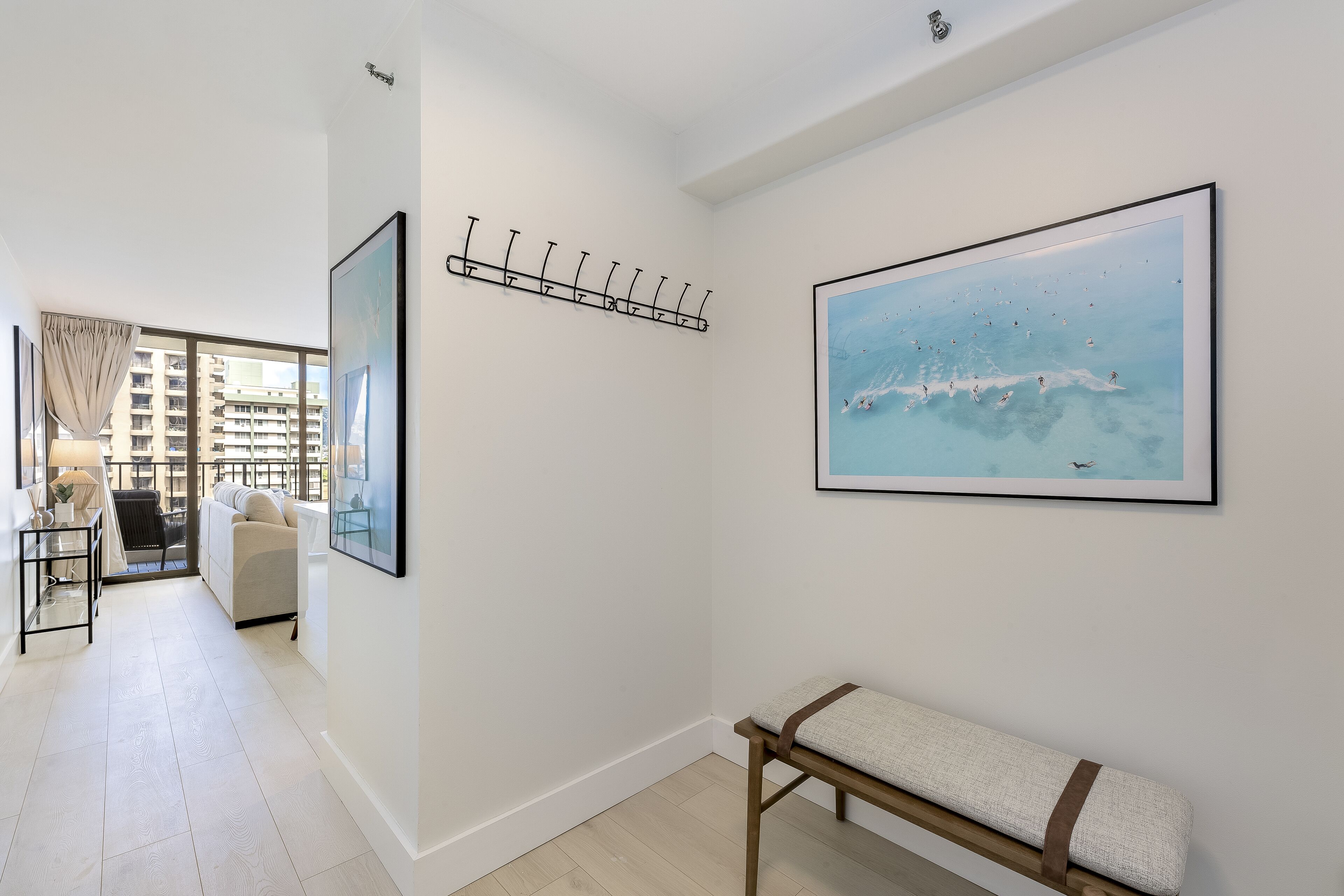 A Modern Mix Waikiki Edition: 1 Br w/ Free Parking