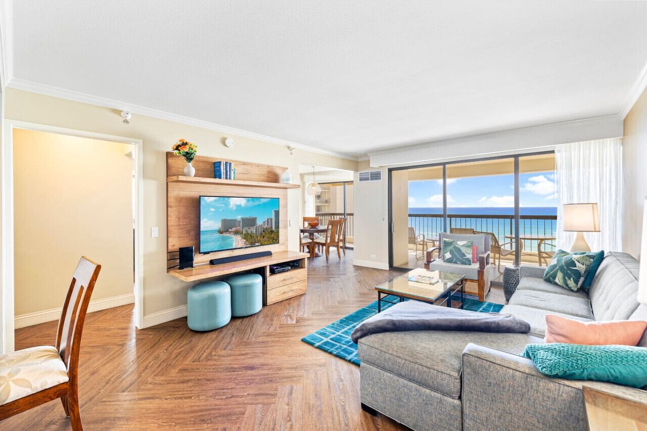 Oceanfront Condo W Free Valet Parking & Balcony