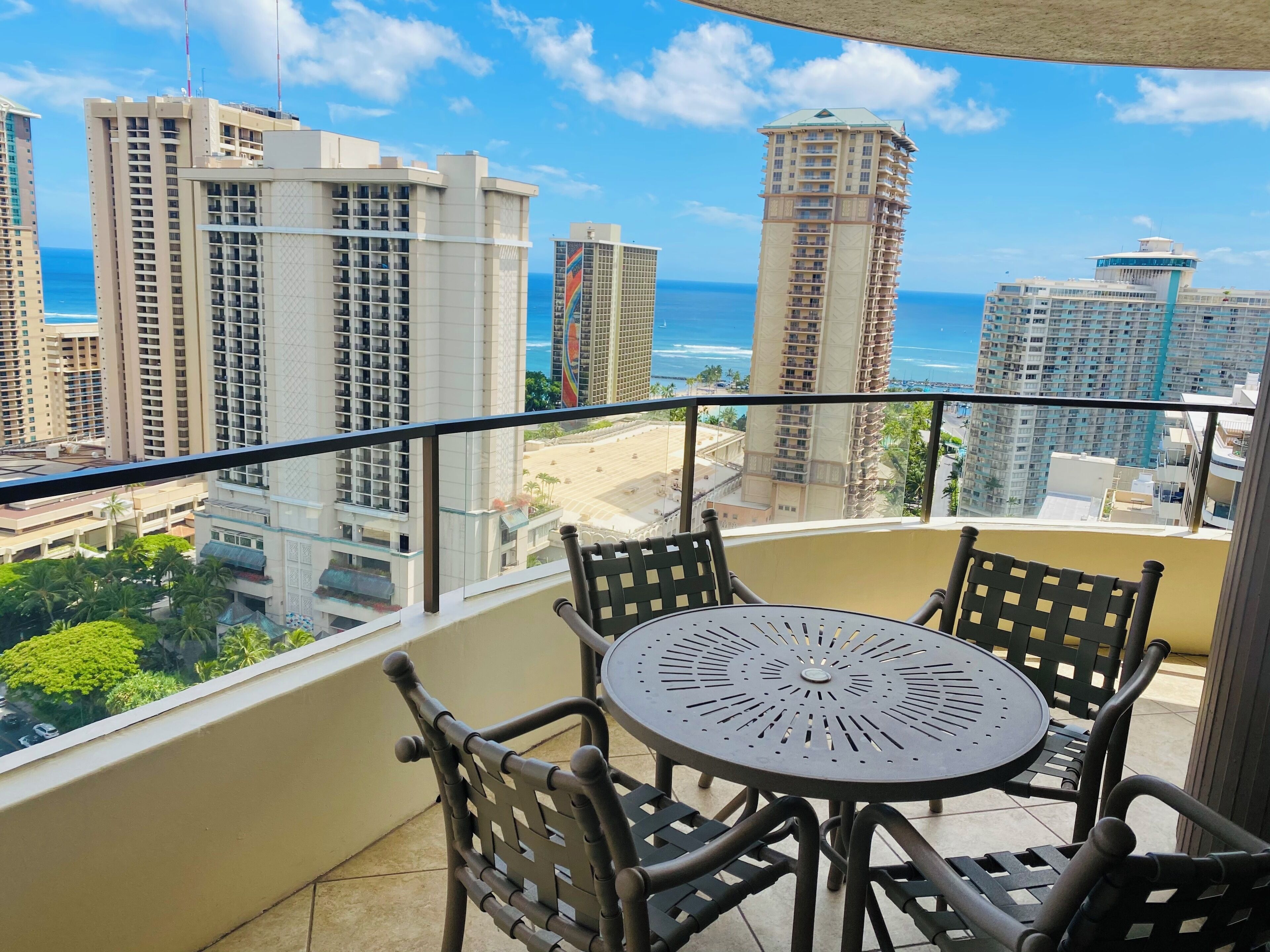 Luxury 2 bedroom in Waikiki!