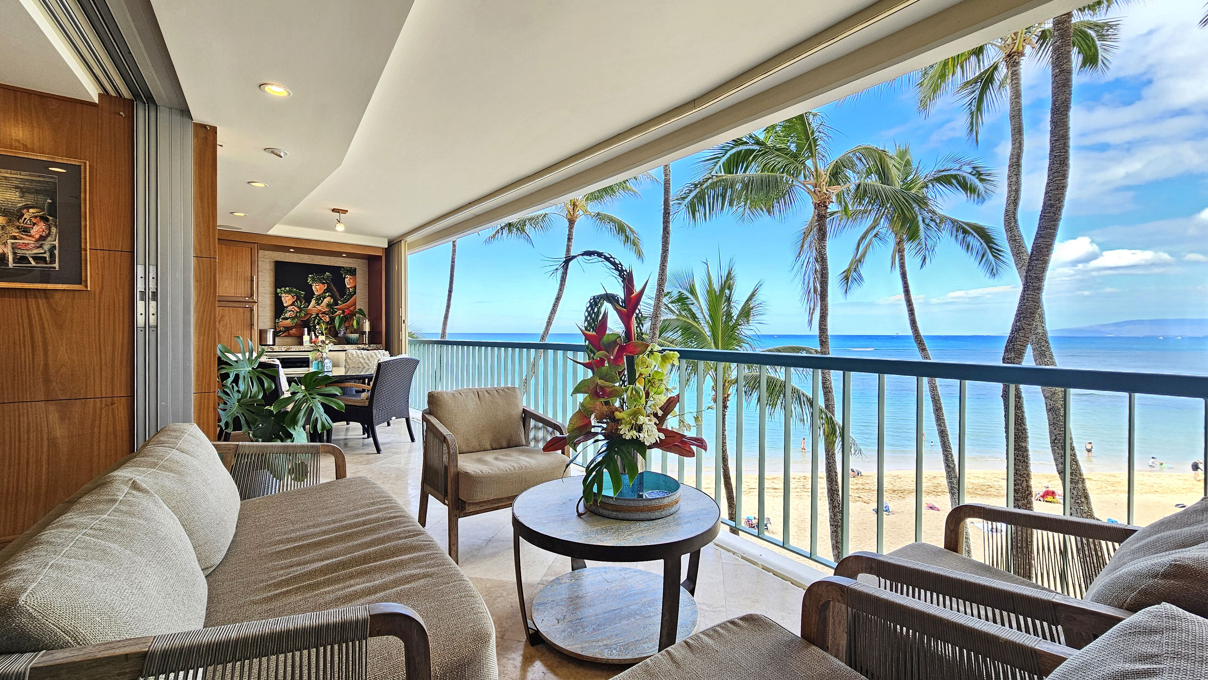 STUNNING 1st Floor 🌴 Beachfront 2BD Sans Souci w/Parking 🐬