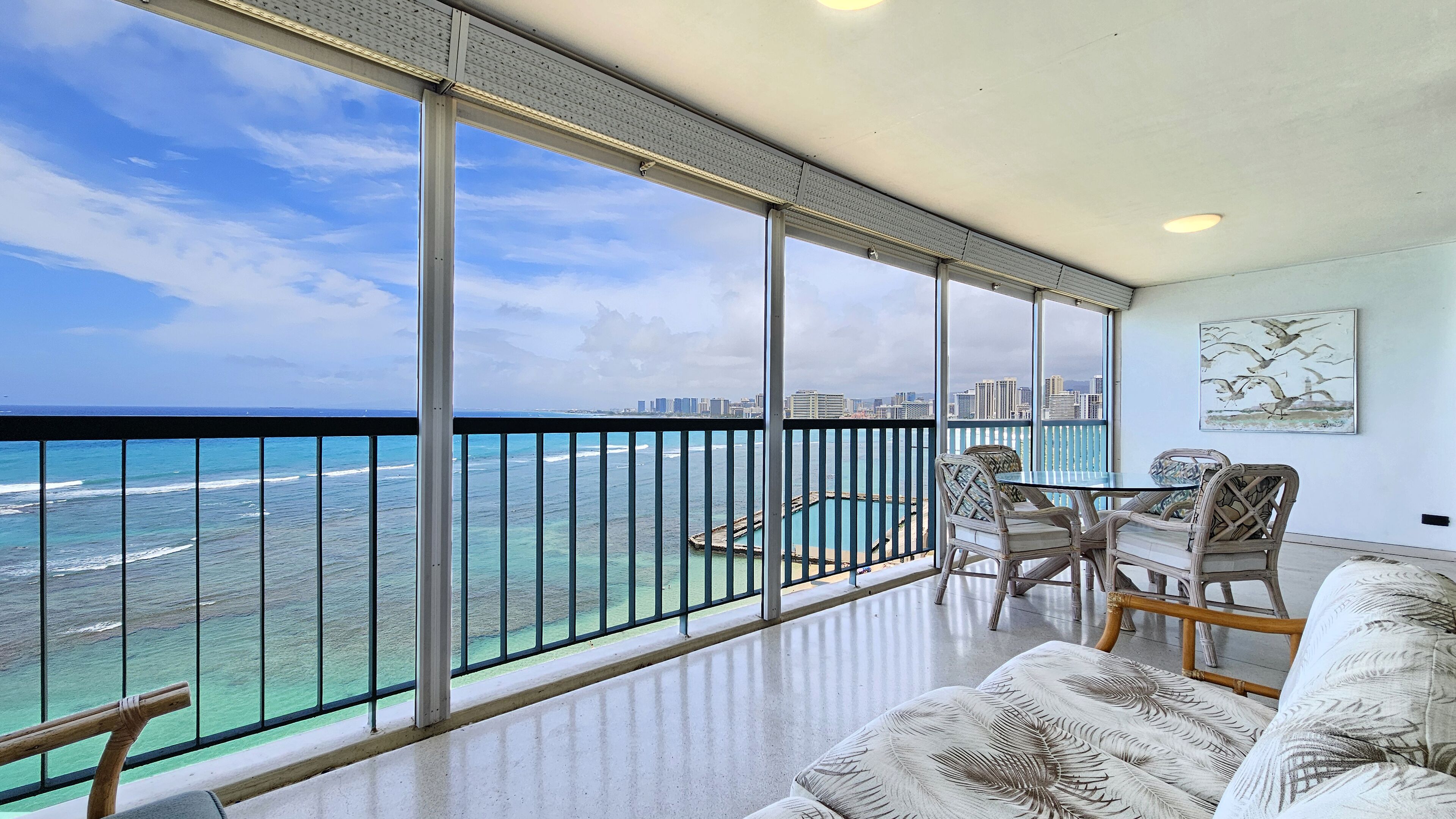 King Bedroom Beachfront Sans Souci 1104