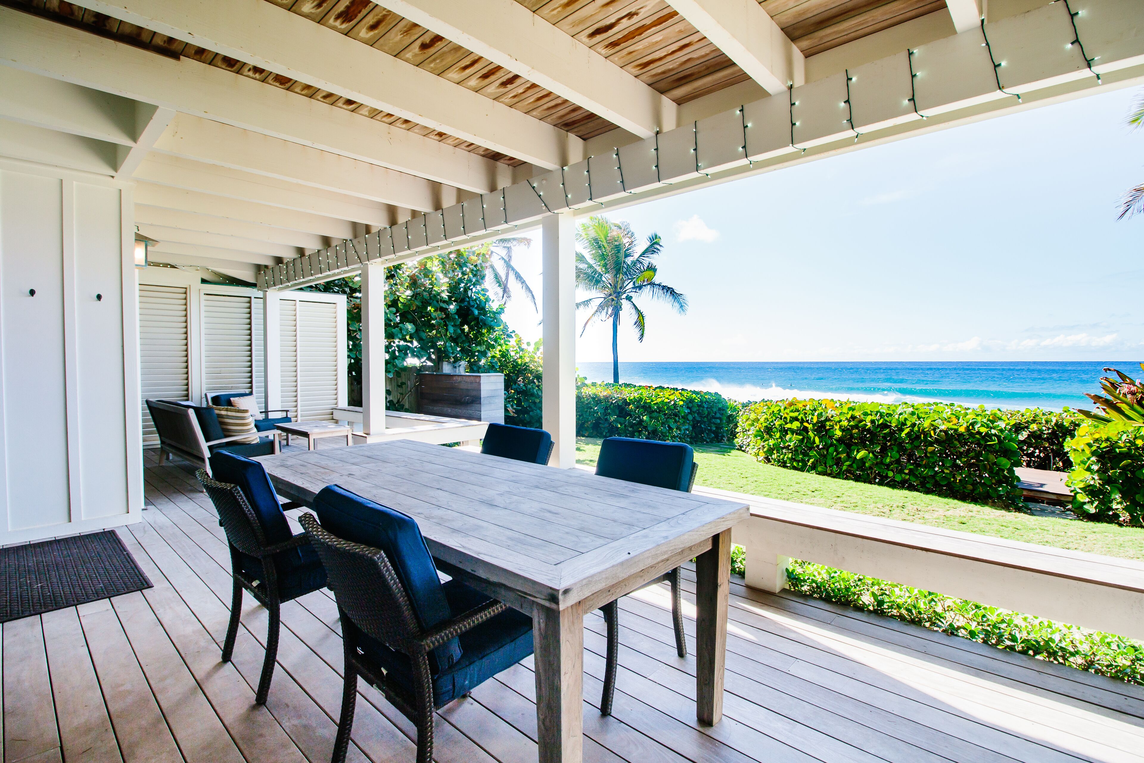 Rocky Point Hale Luxury Oceanfront Vacation Home in Haleiwa