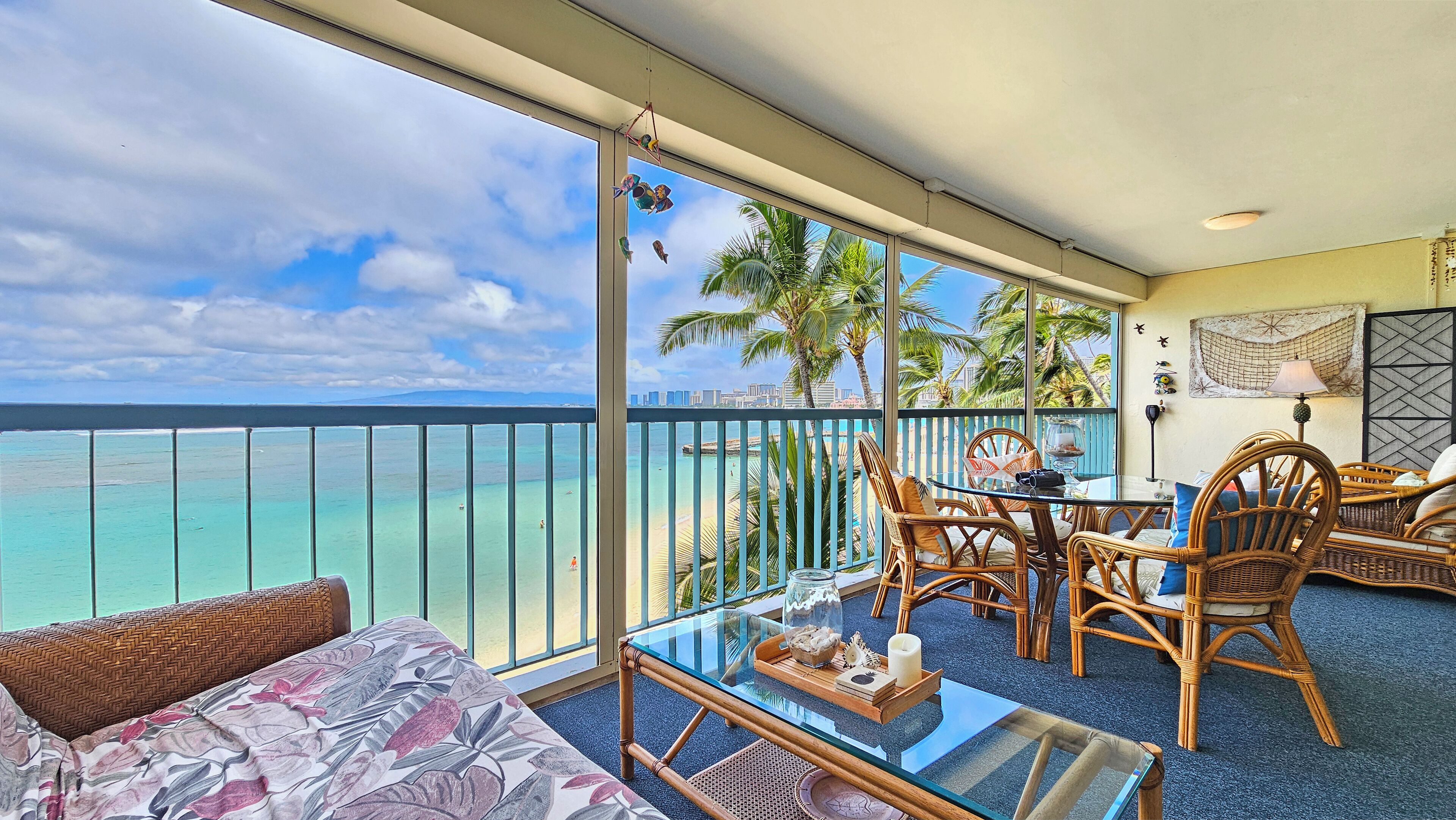 2nd Floor Beachfront 1 Bedroom Apt. Sans Souci 204