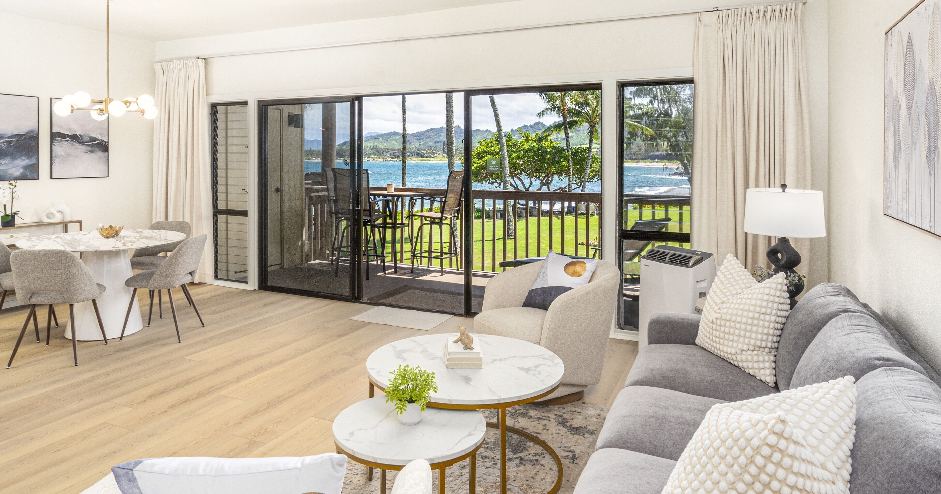 NEW! "Aloha Kai": Oceanfront at Lae Nani's Newest Renovation + AC + Free Laundry