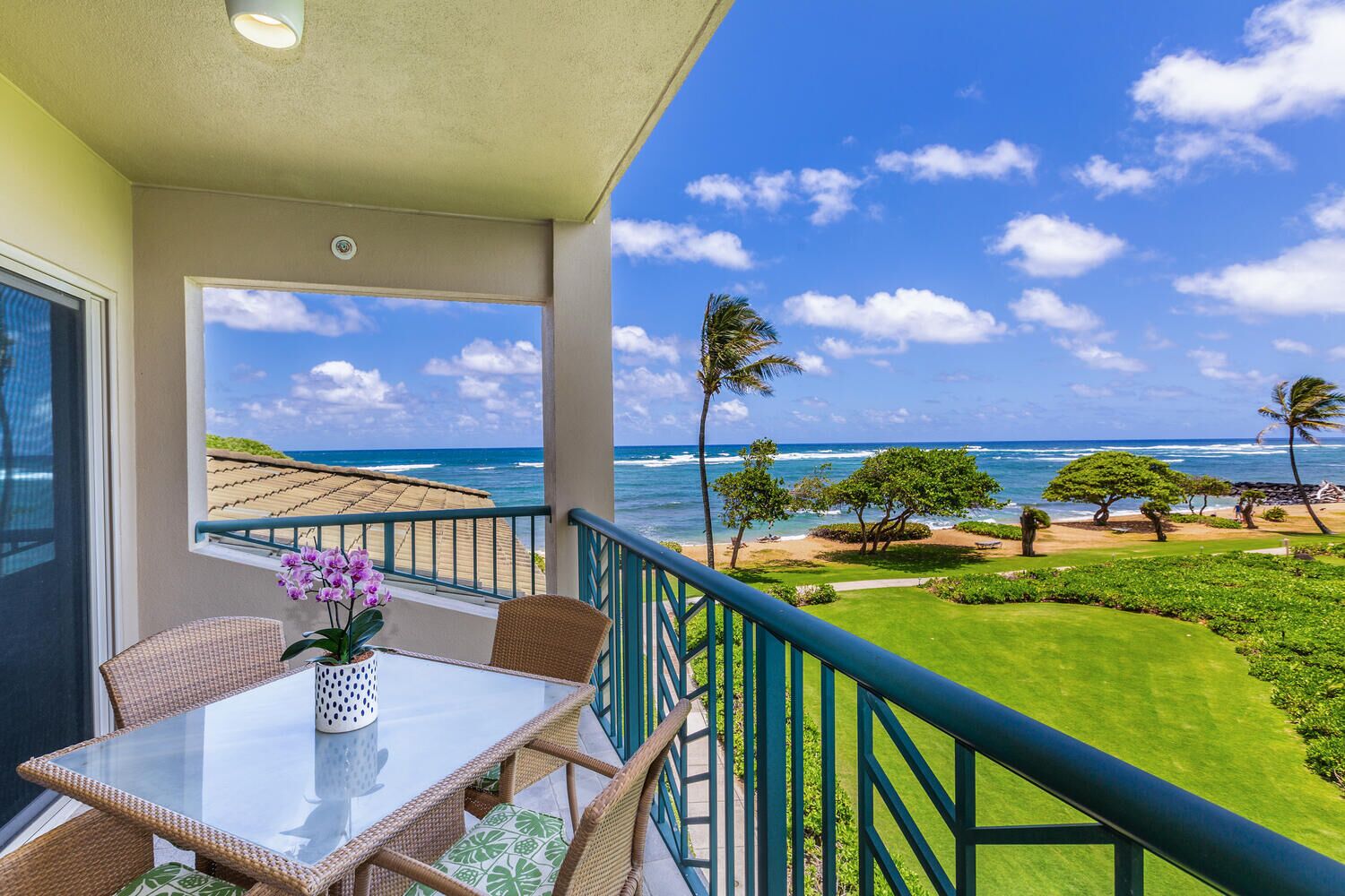 Waipouli Beach Resort Royal OCEANFRONT & Beach View Condo!  Pool, Central AC
