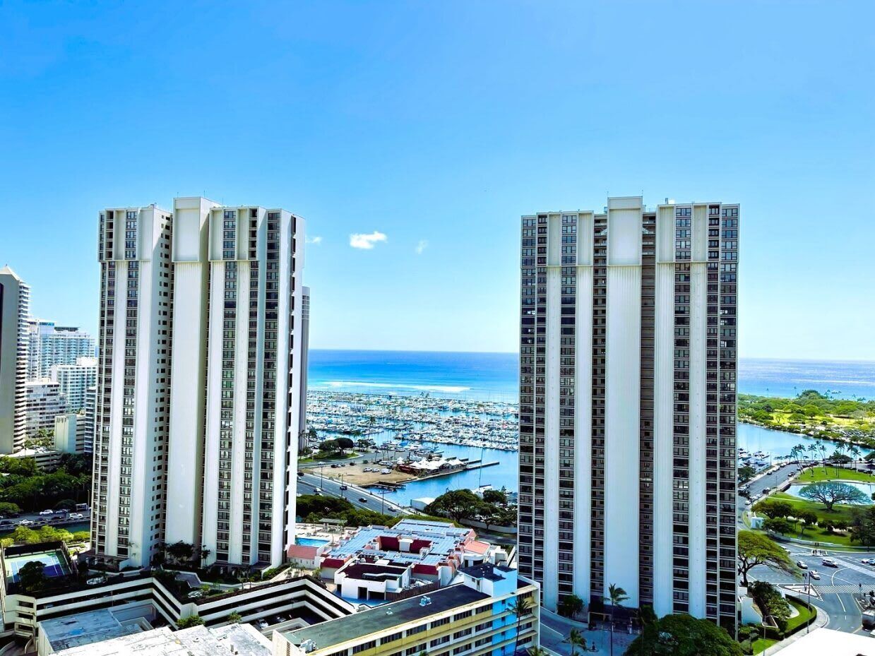 Ala Moana Hotel 13th FL R0 Studio - 2Double Beds 4Person