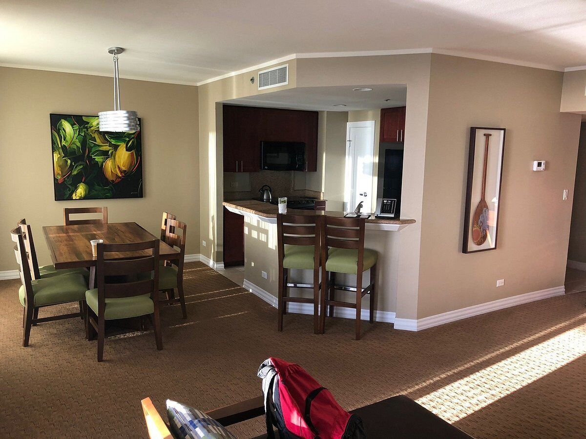 Hilton Hawaiian Village Lagoon Tower 2BR 2BA sleeps 6--Ocean View