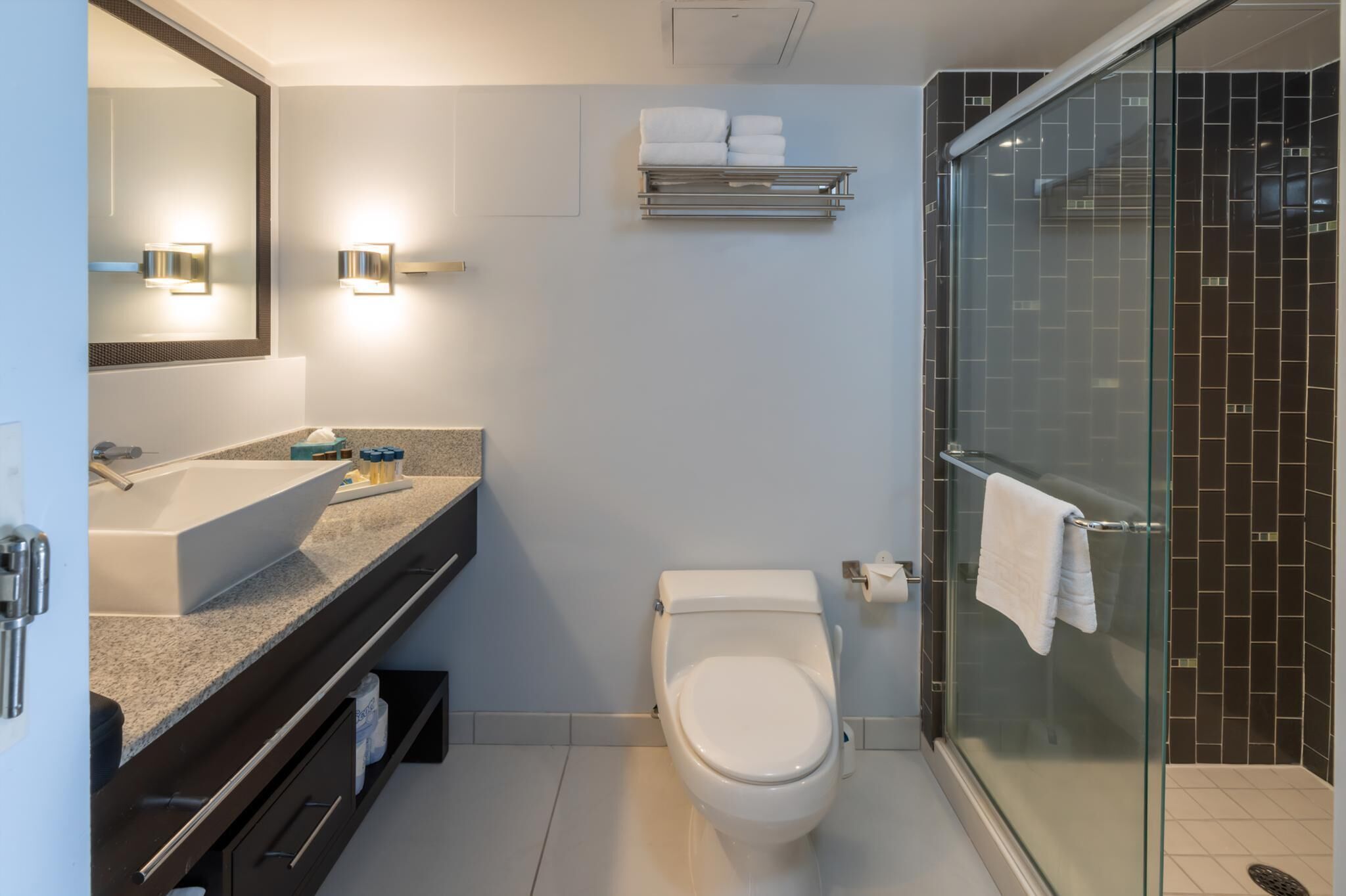 Regency Waikiki 72 City View 1 Bedroom