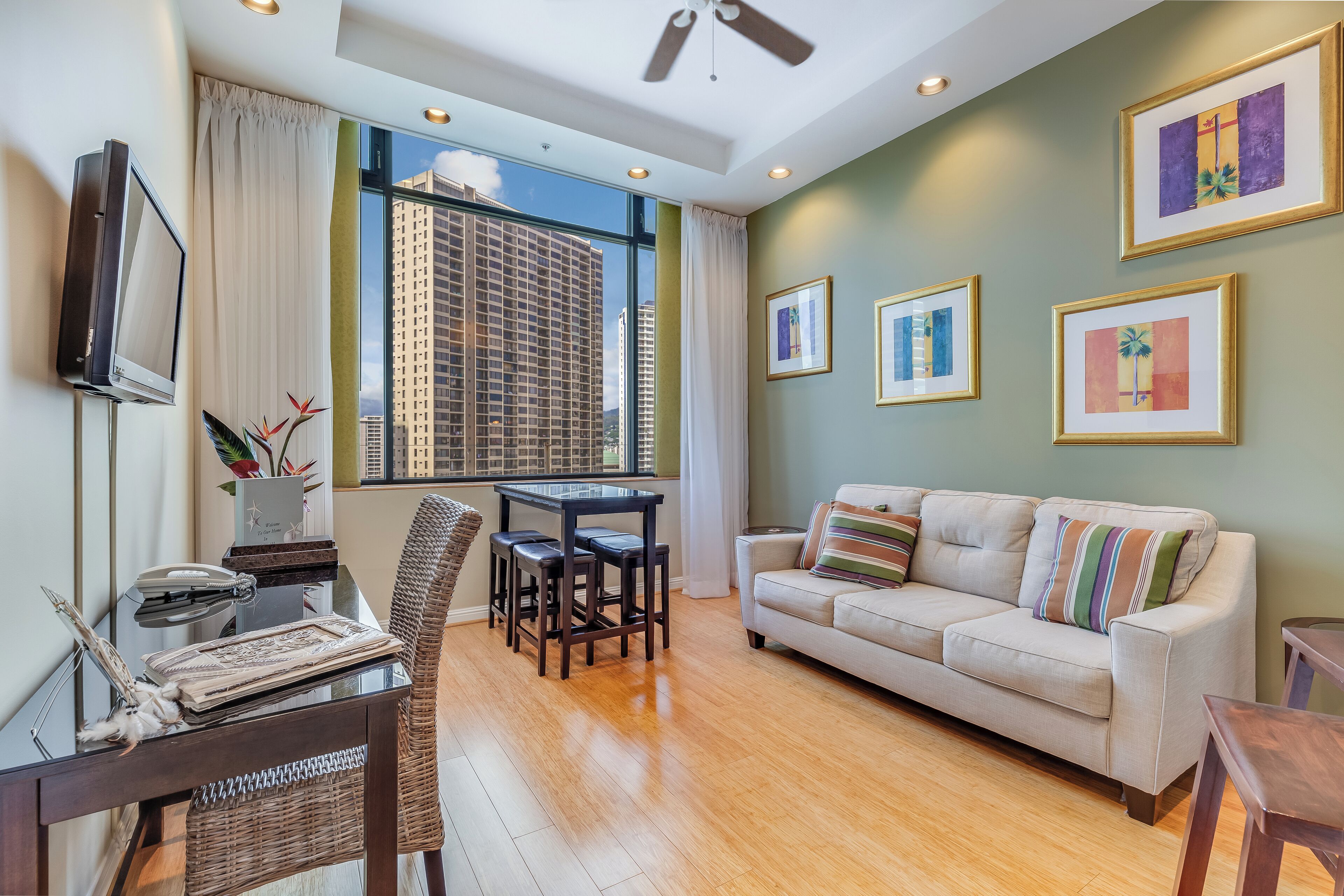 City View w/A/C & FREE Parking - Palms at Waikiki