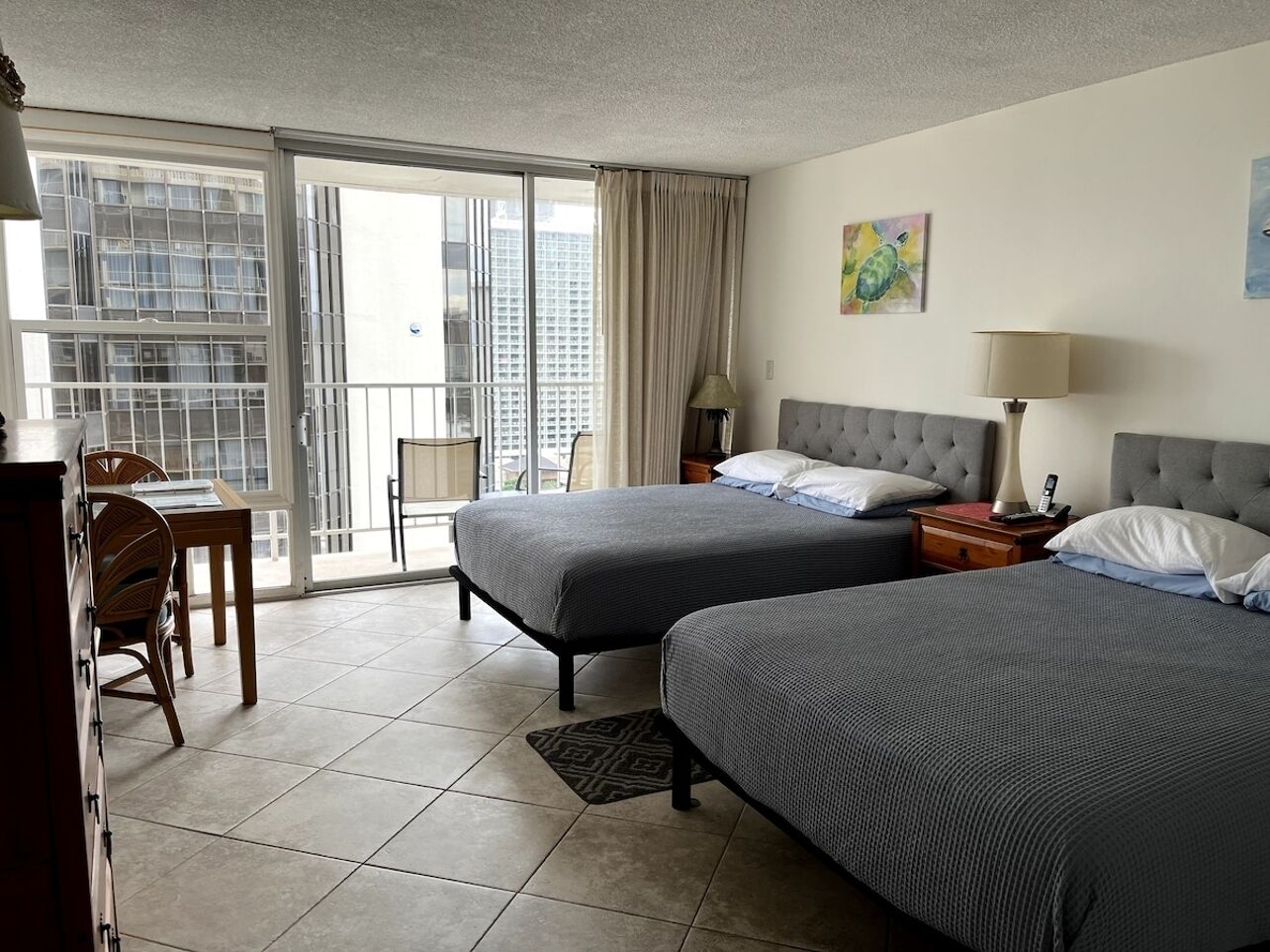 Central Waikiki Beach Studio