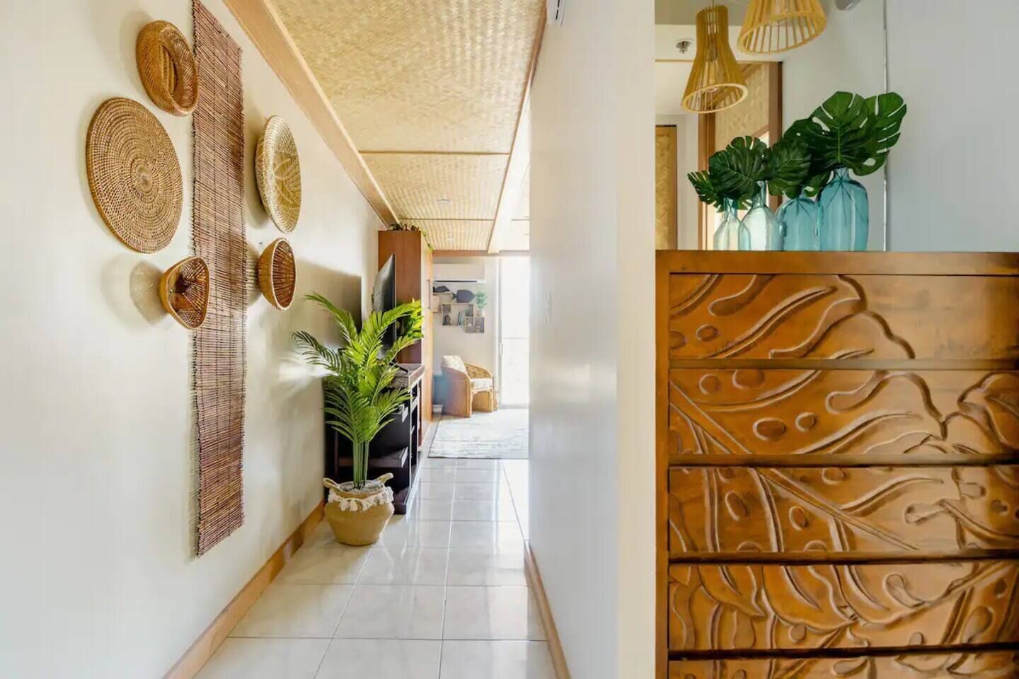 Uncle Richard's Waikiki Beach Studio w/Parking