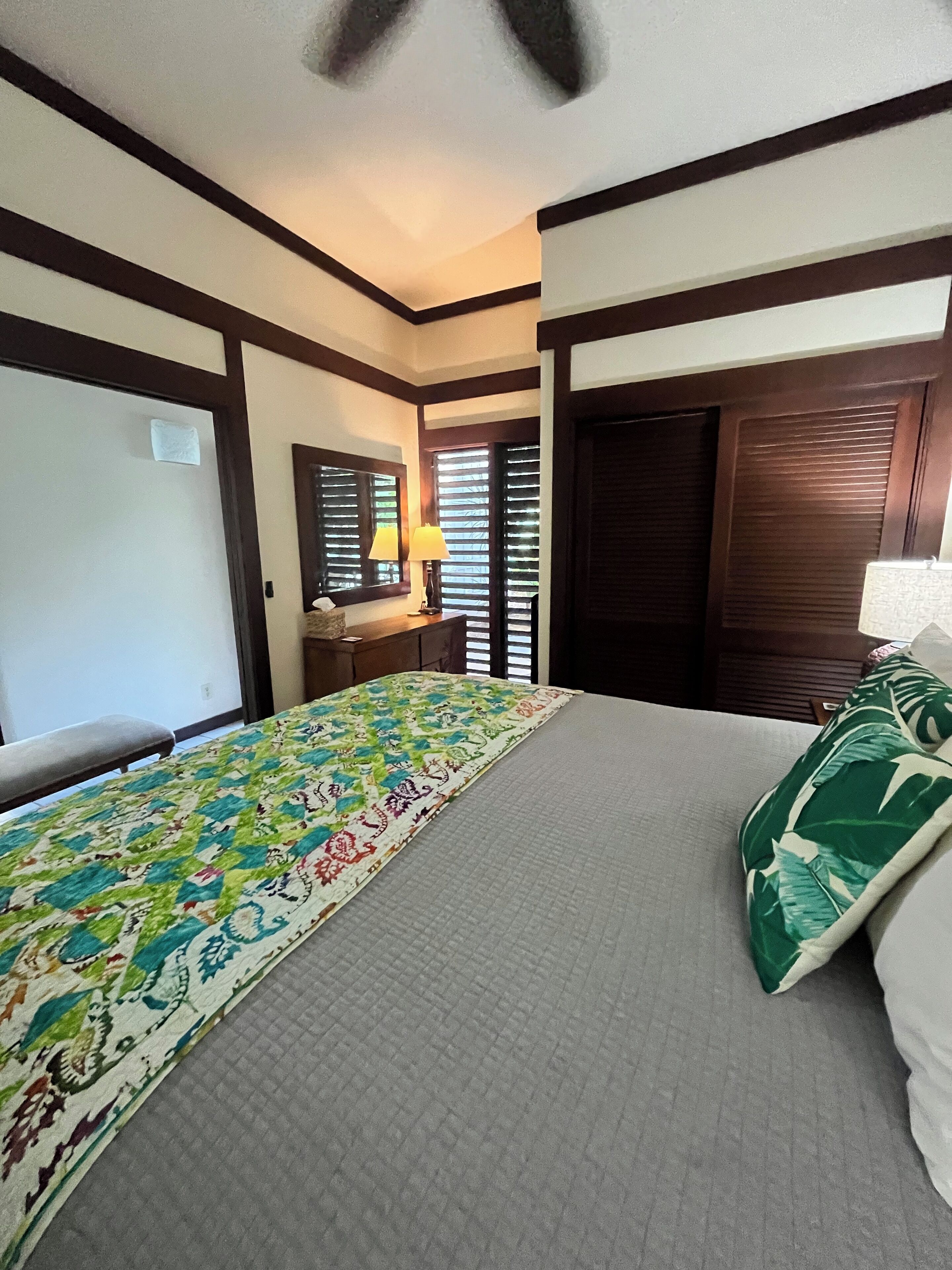 Poipu Beach front Amazing, Air Conditioned, One Bedroom Get Away