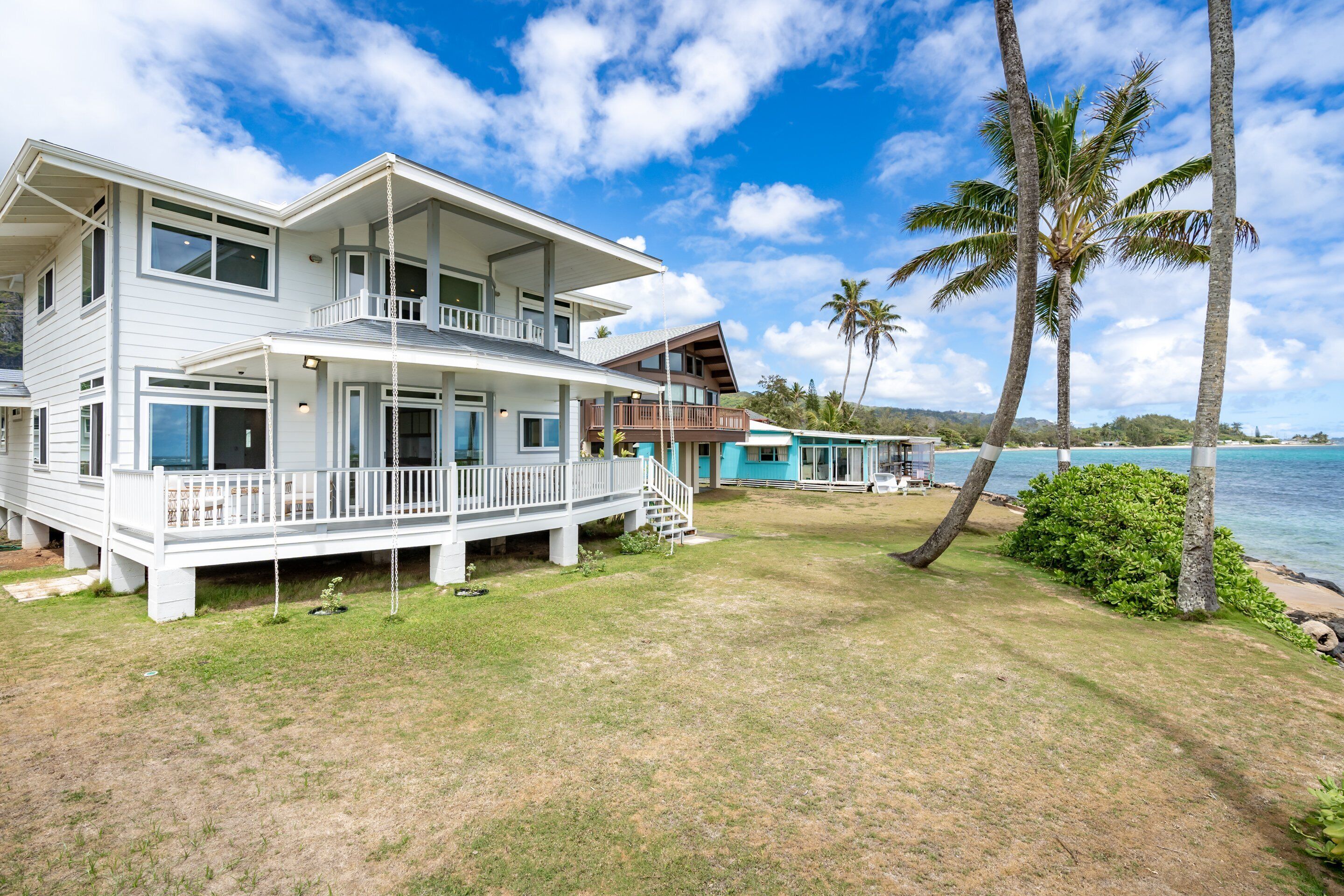 Hale Kahakai - Oceanfront Retreat - Direct Beach Access - 30 Day Rental