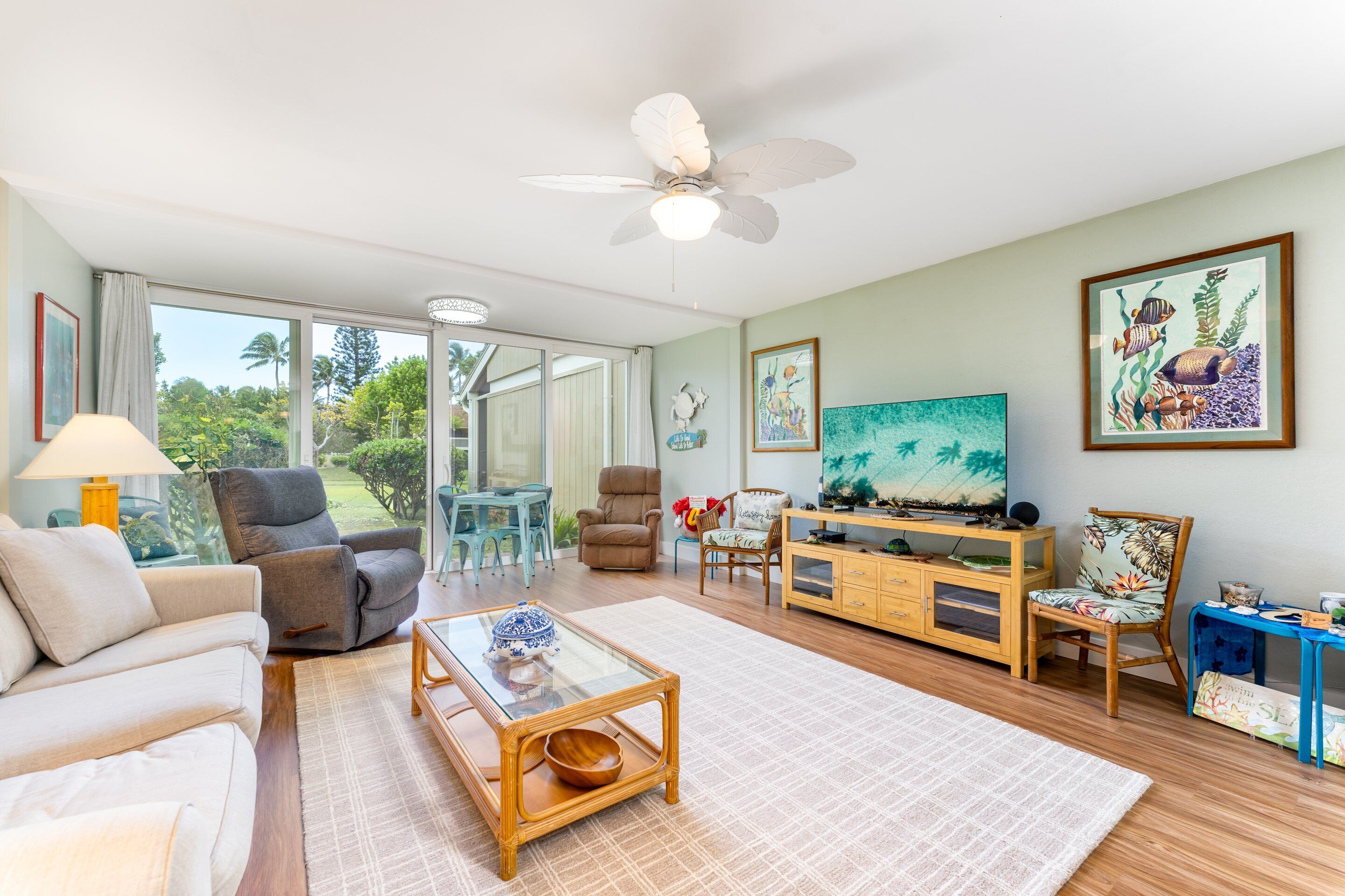 Hale Kai - Large Enclosed Lanai - Sleeps 2