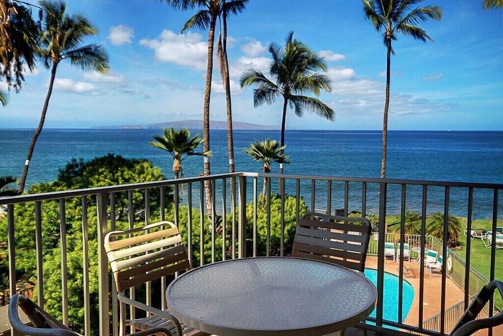 Discover Coastal Comfort: Oceanview Retreat at Kamaole Nalu #304