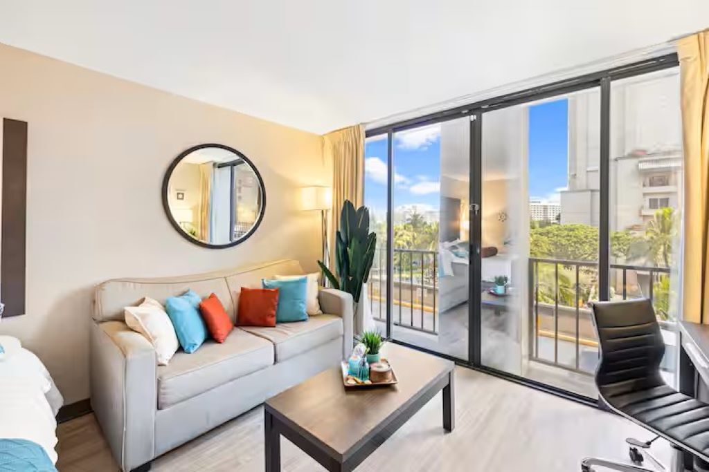 Relaxing & Cozy Coastal Studio with FREE Parking!