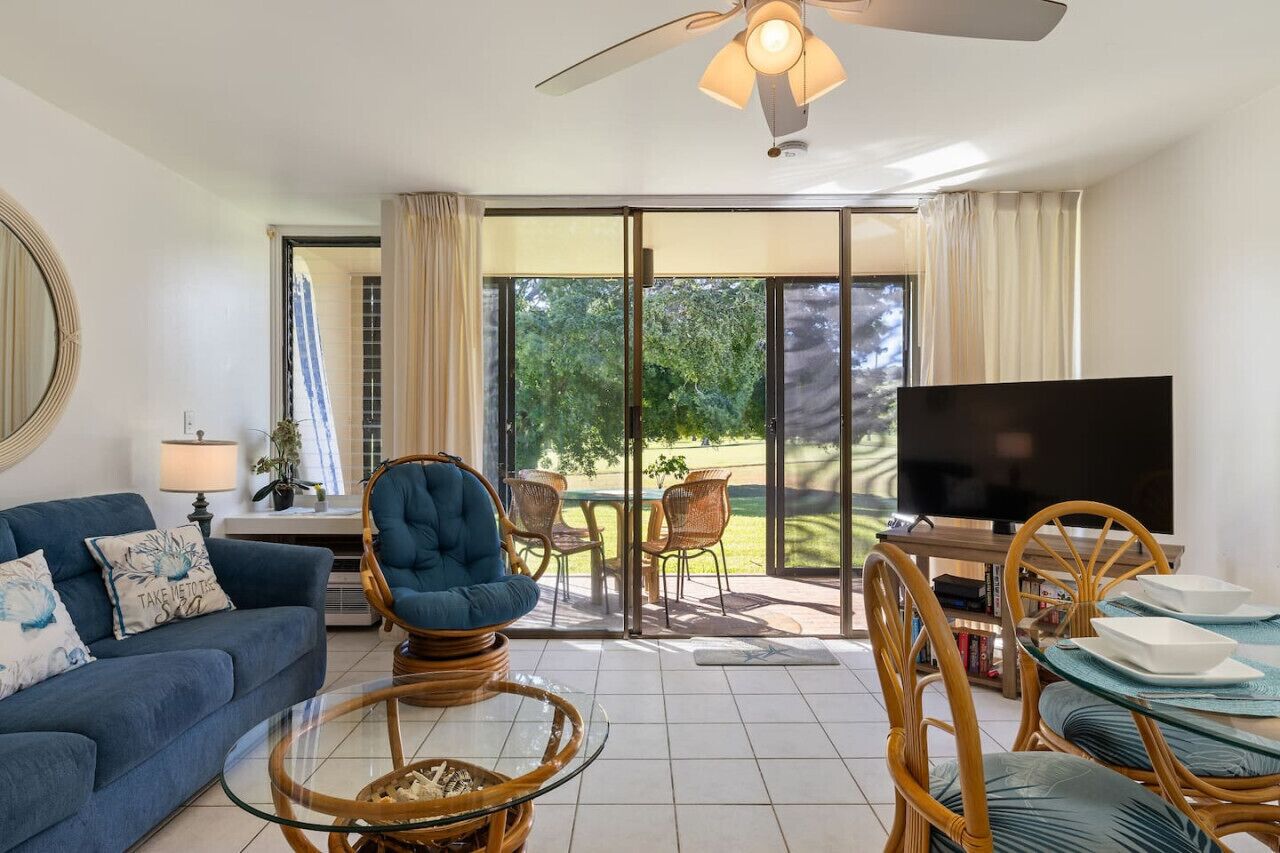 Paradise Green, golf course front near beach