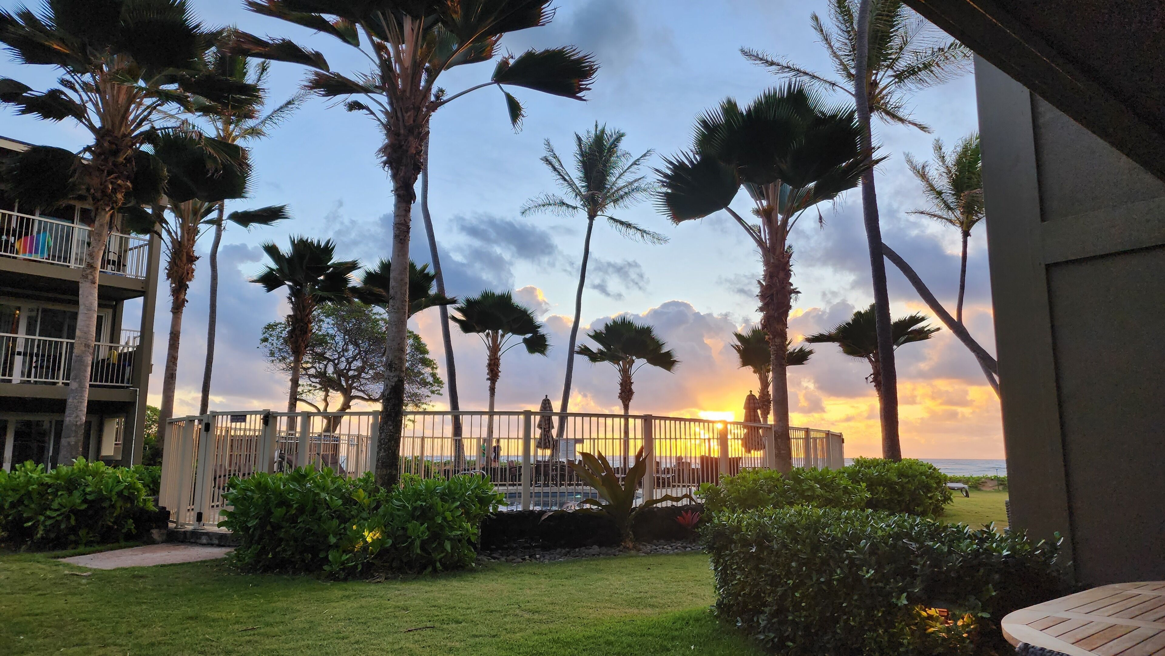 Charming Oceanside 2-bedroom condo with A/C in fabulous Kapaʻa