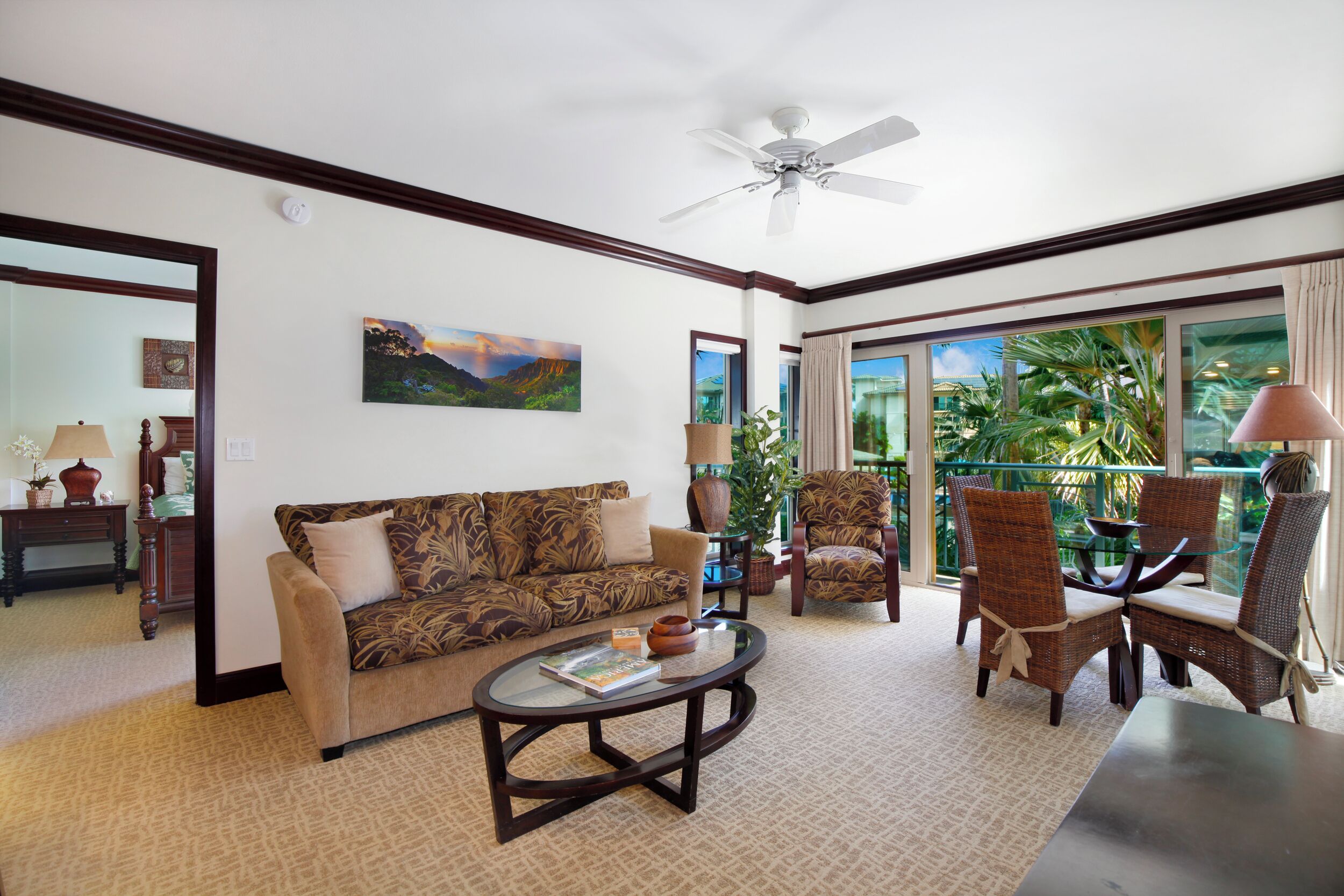 New Listing: Waipouli Beach Resort, Pool, AC, Gym & more