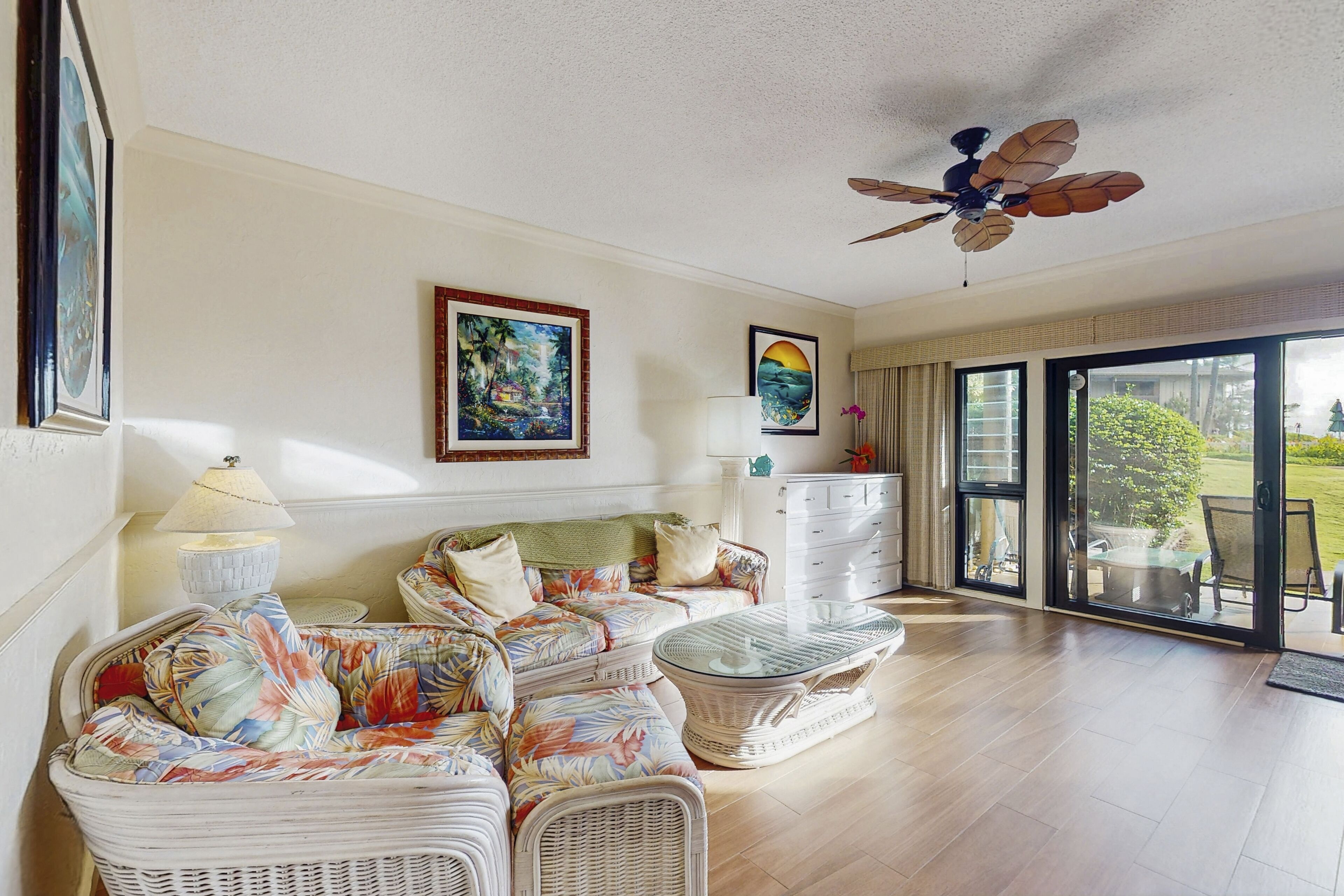 Comfortable condo with private shaded lanai, pool, tennis, steps to the beach