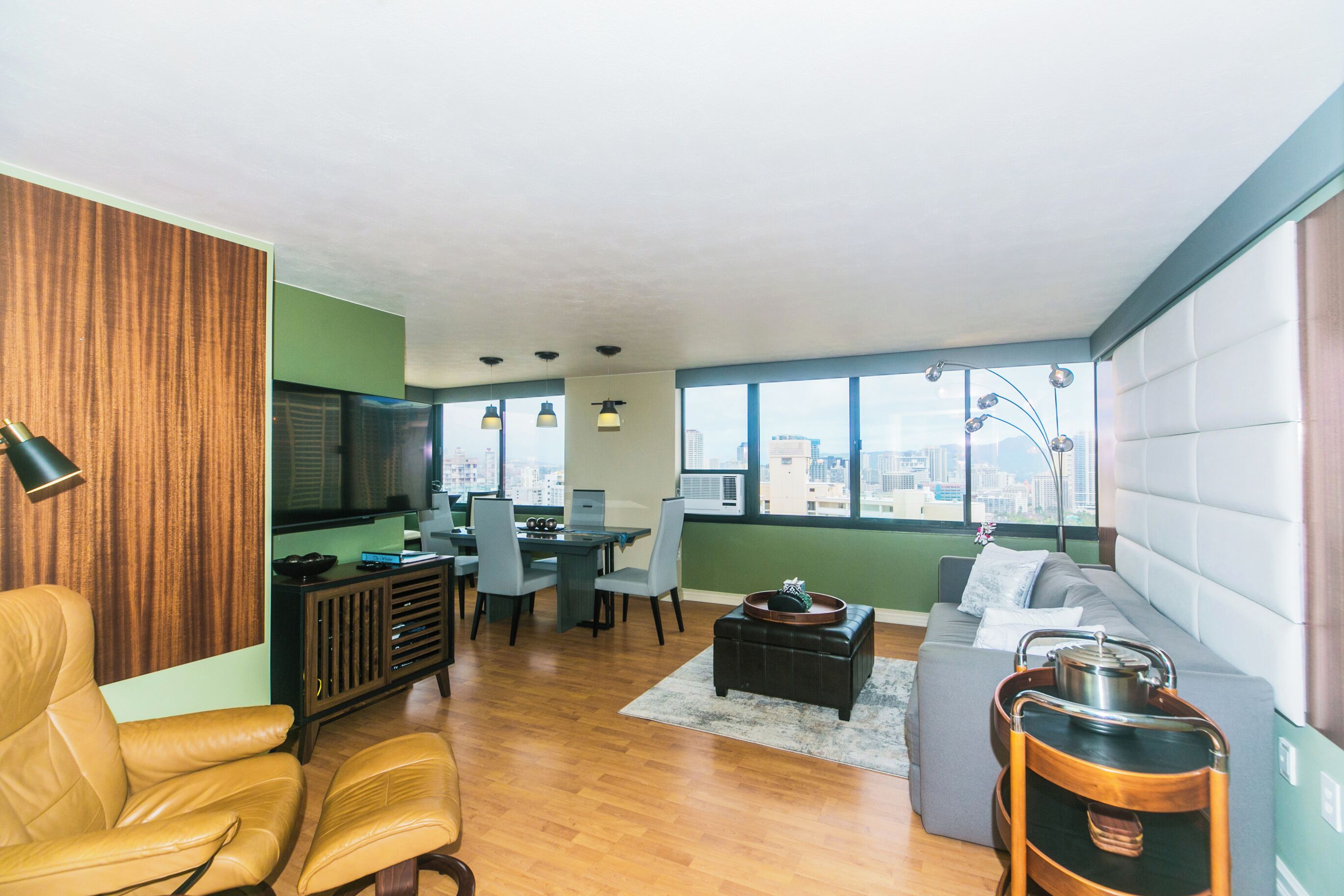 Luxury Condo in Waikiki, Highly Sought After Condo!