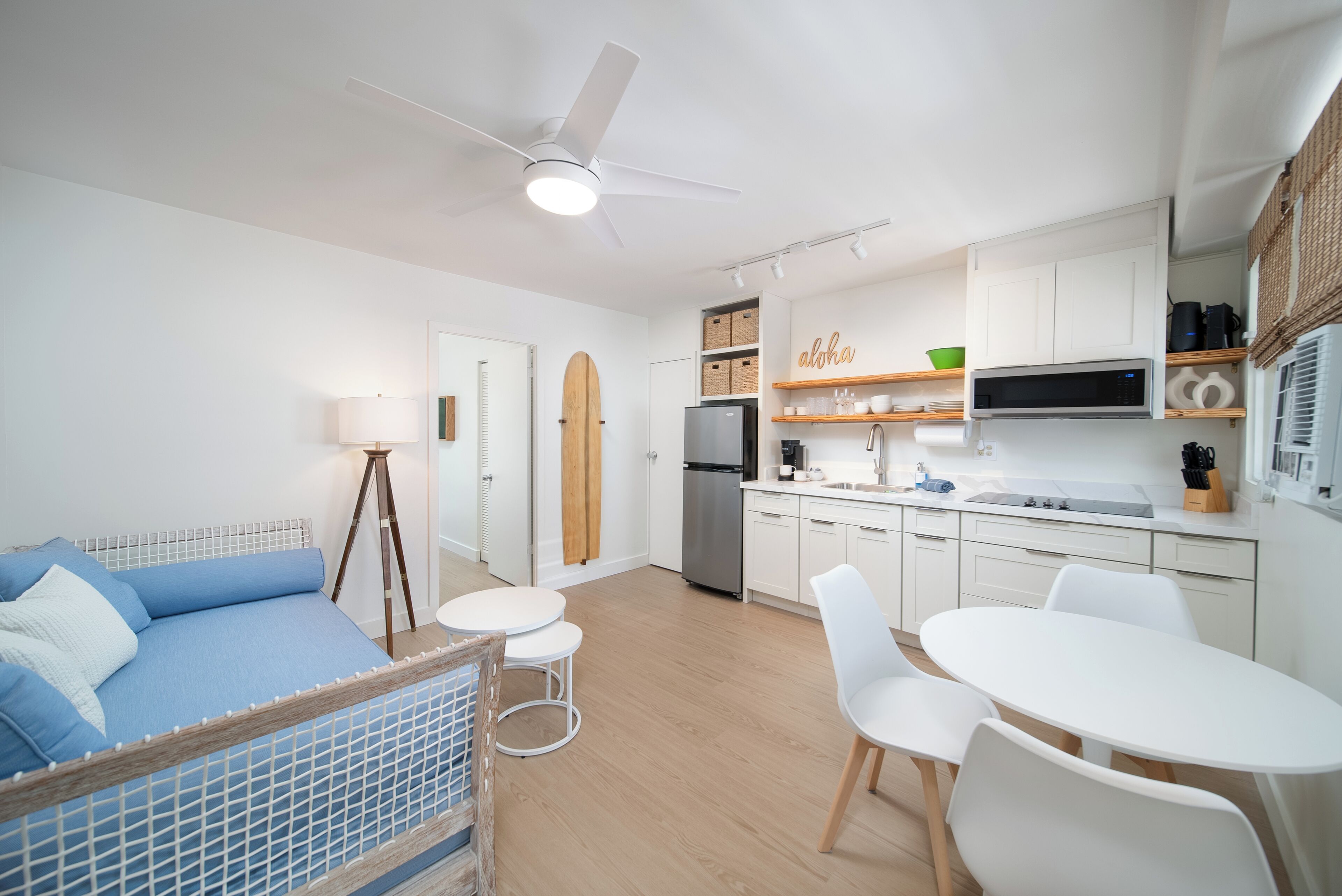 Charming 1-bedroom apartment in Waikiki. 1 block from the beach