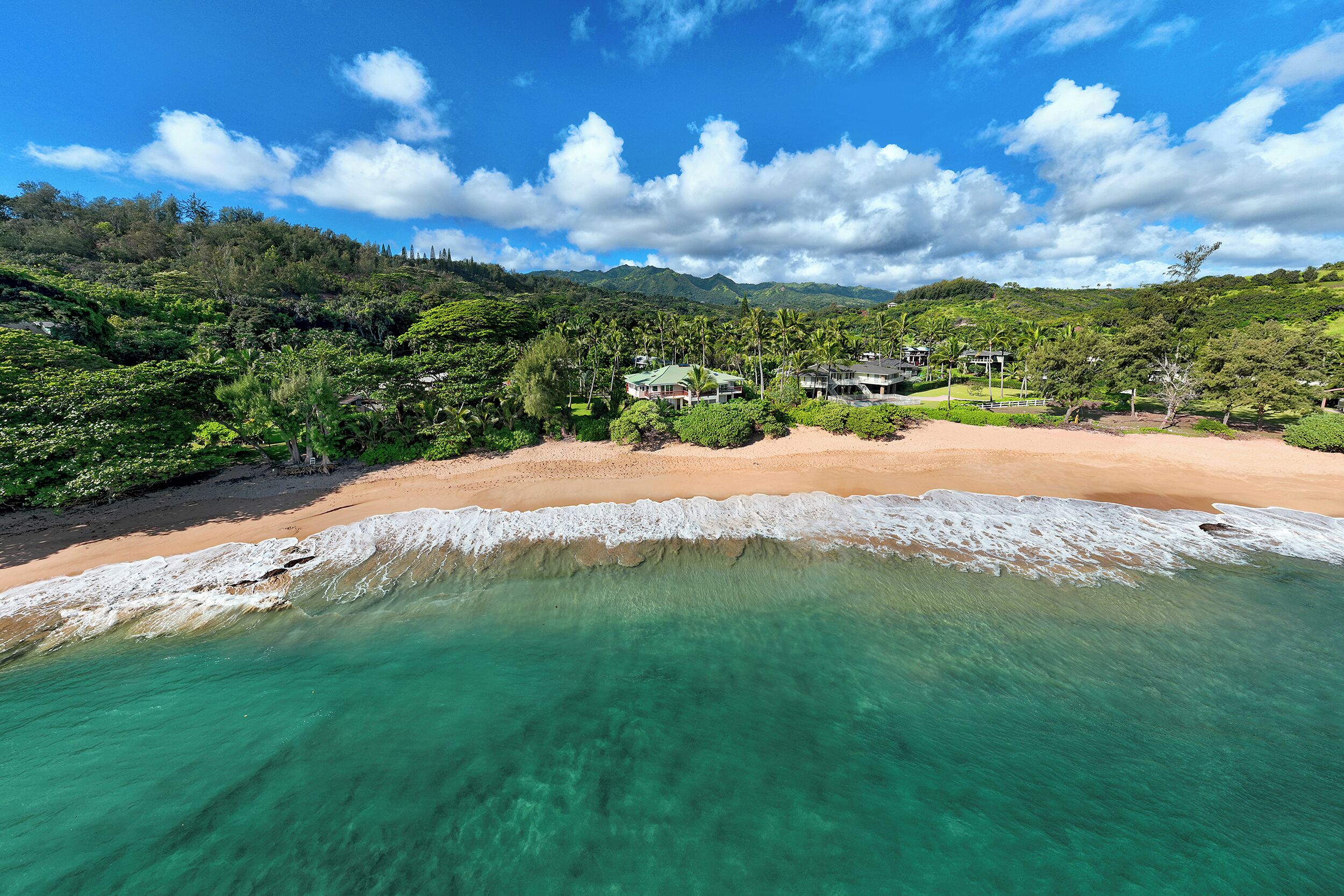 Moloa'a Bay Villa & Cottage - Beachfront on Secluded White Sand Beach