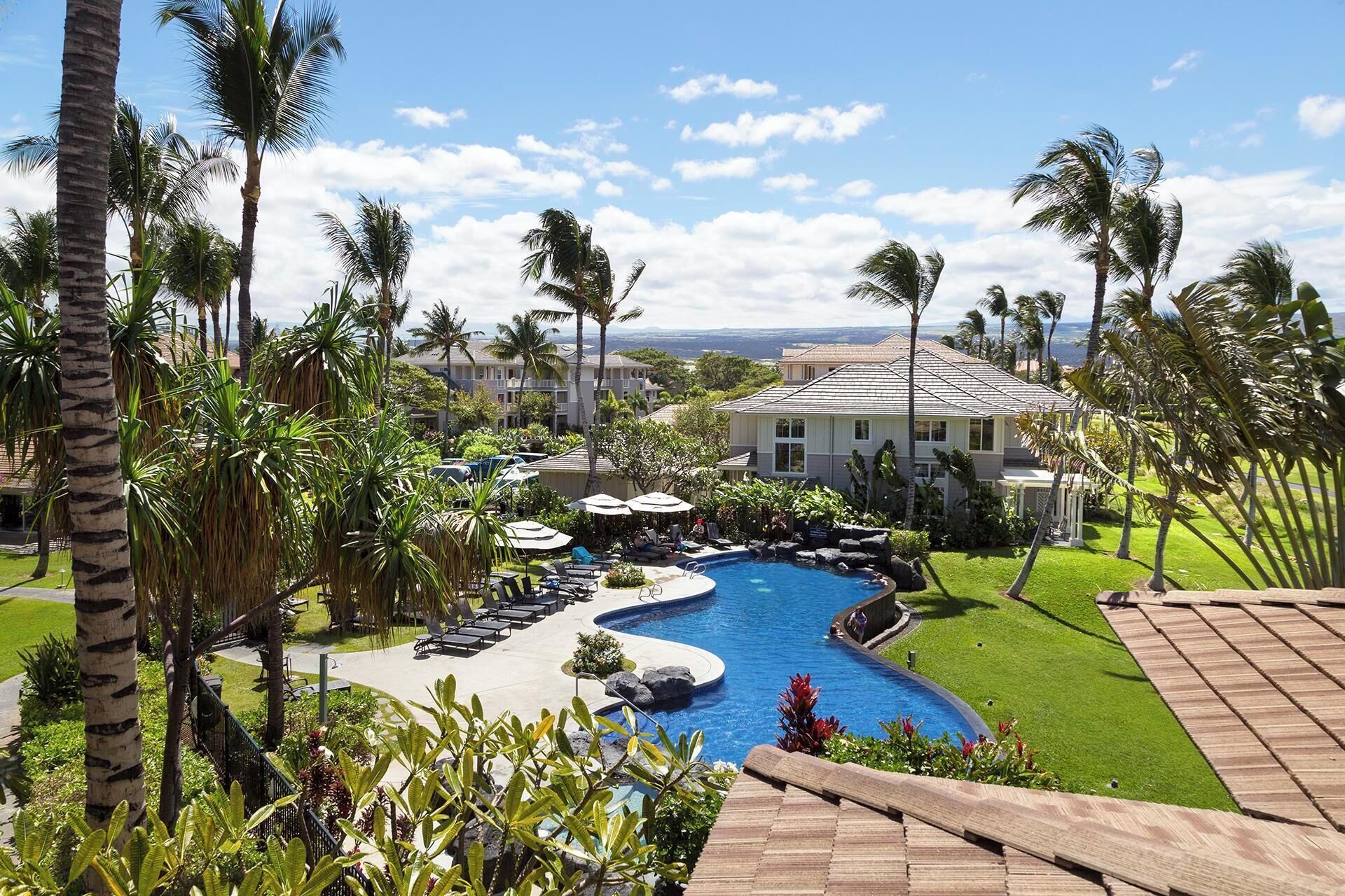 Top Floor Condo, Mountain & Golf Views