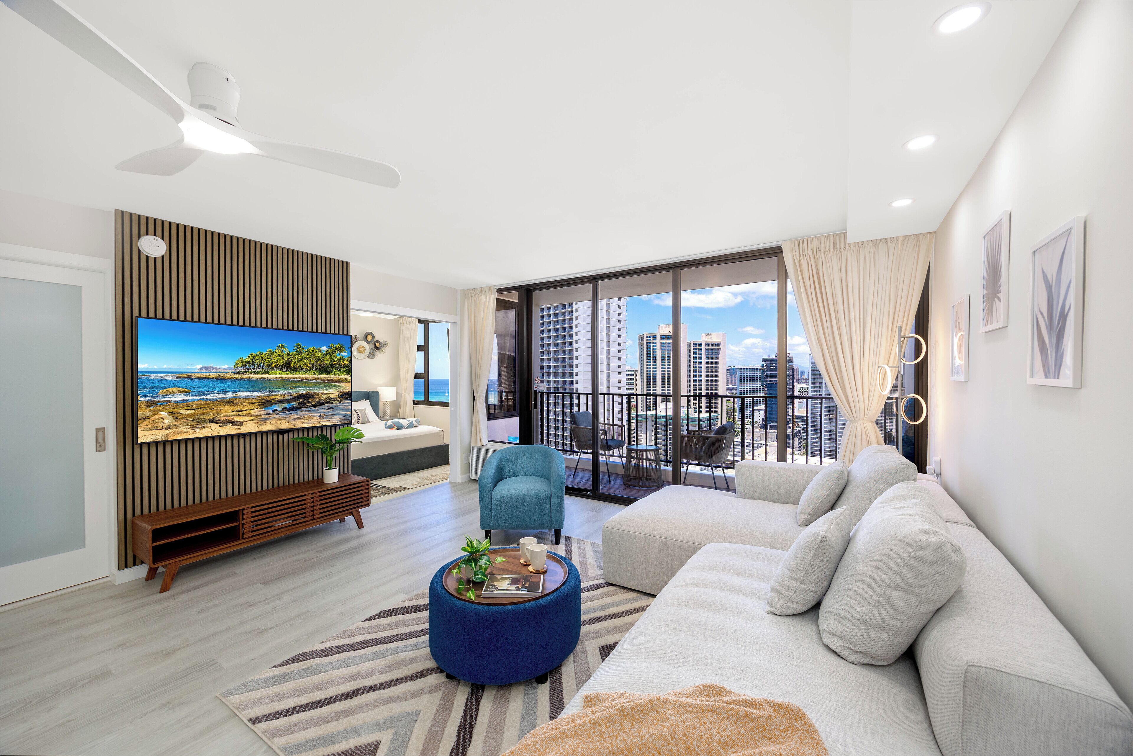 Ocean View Escape, Walk to Waikiki Beach + Parking