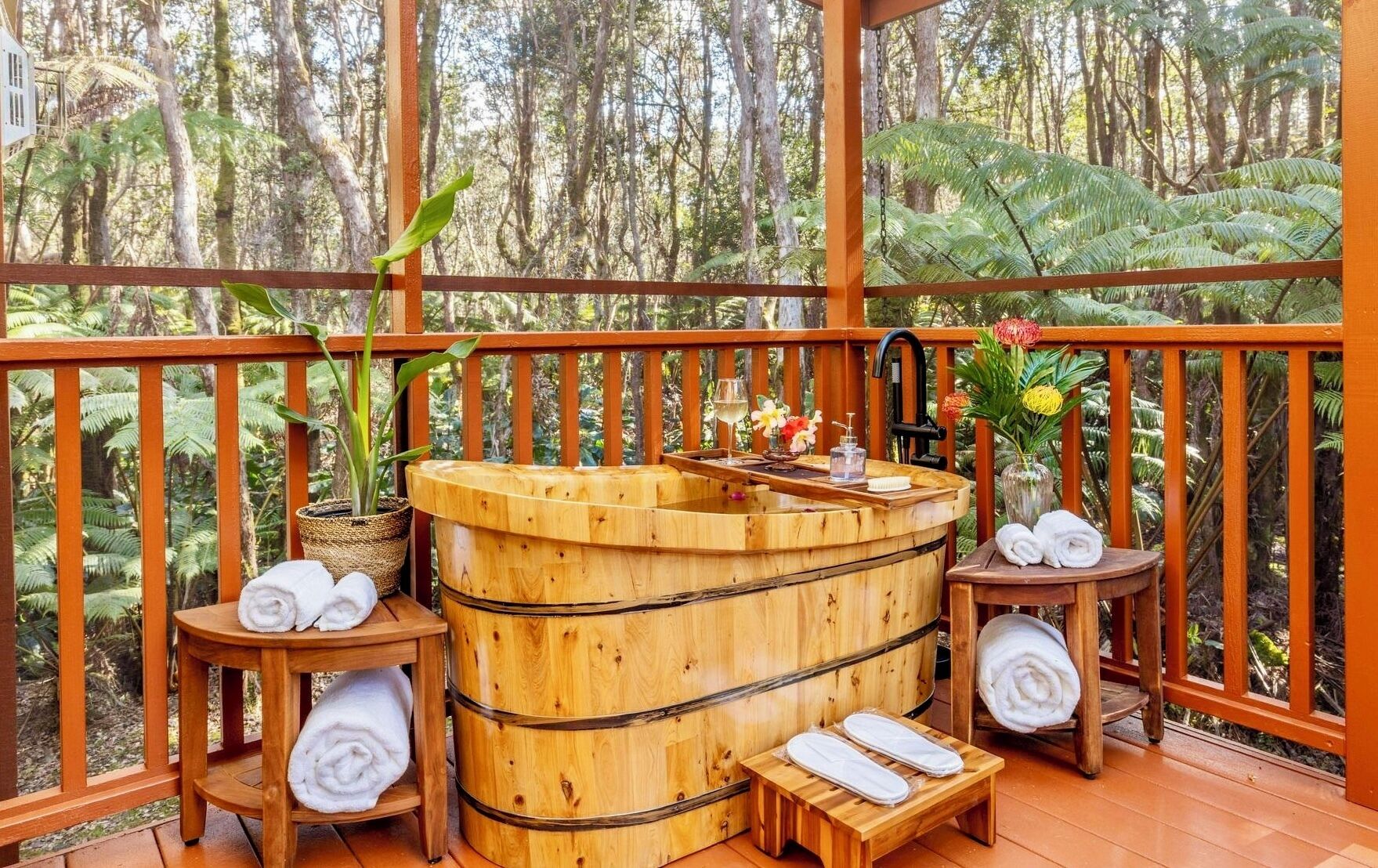 Liko Lehua Cottage in Volcano - Hot Tub & Fireplace - Mauna Loa Estates