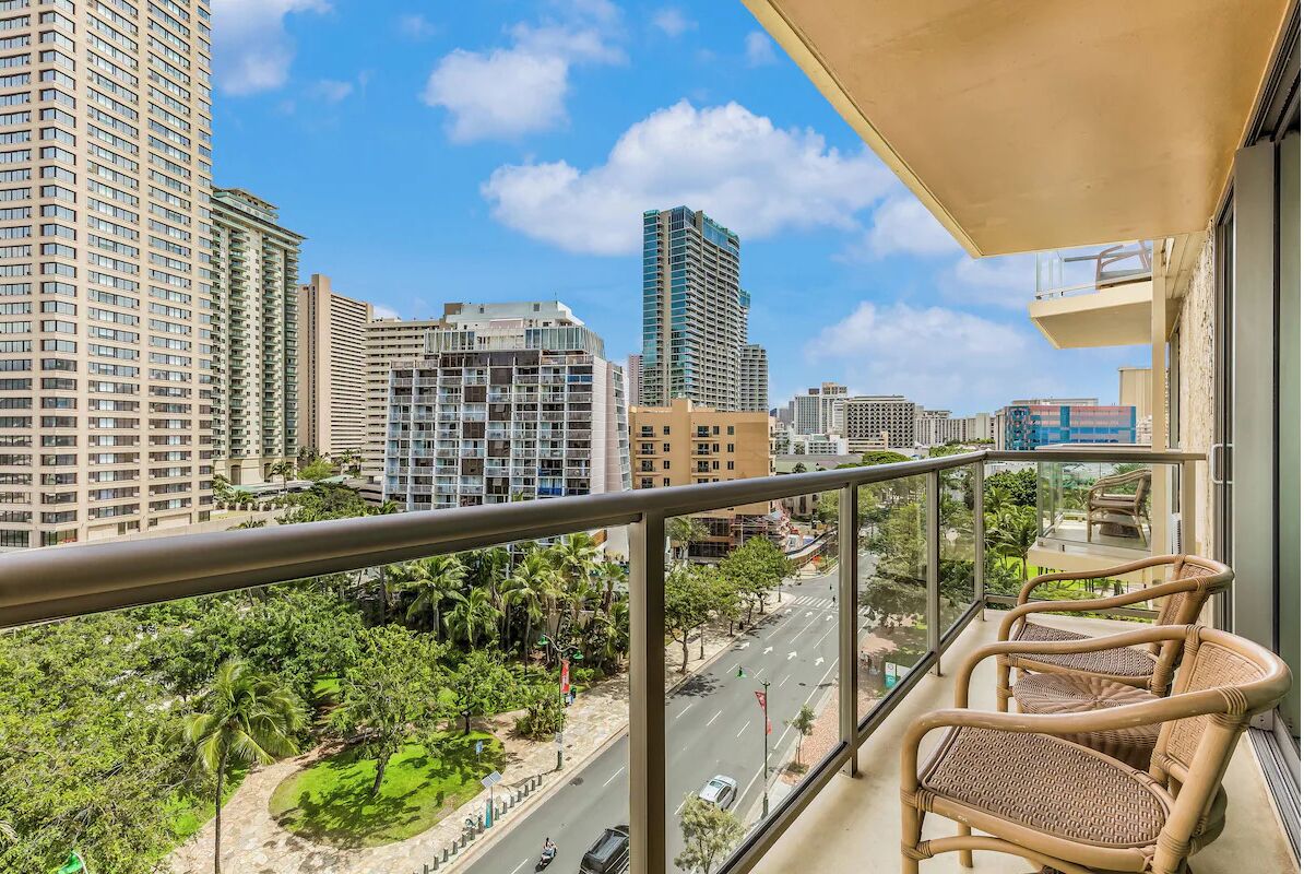 Unwind in Room w/ City Views – Near Waikiki Beach! Outdoor Pool!