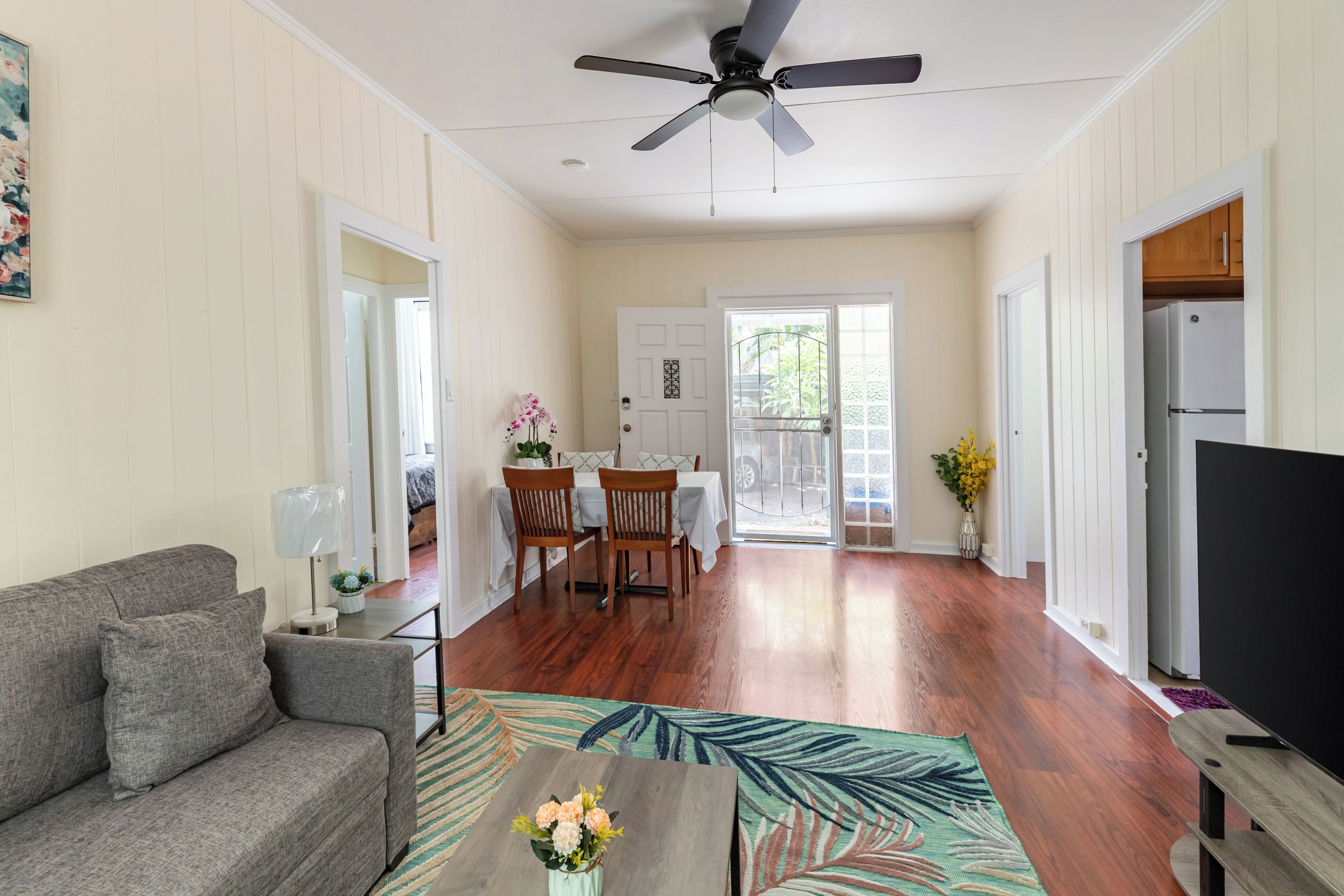 3BR House Walk to the Beach&Malls FREE Parking!