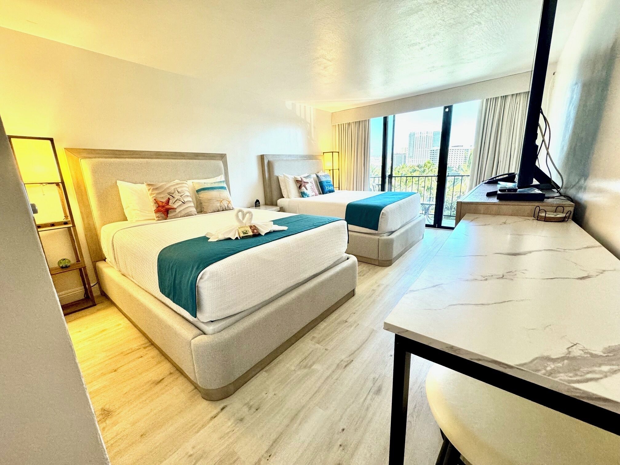 Waikiki Vacation Rental - FREE PARKING !!!
