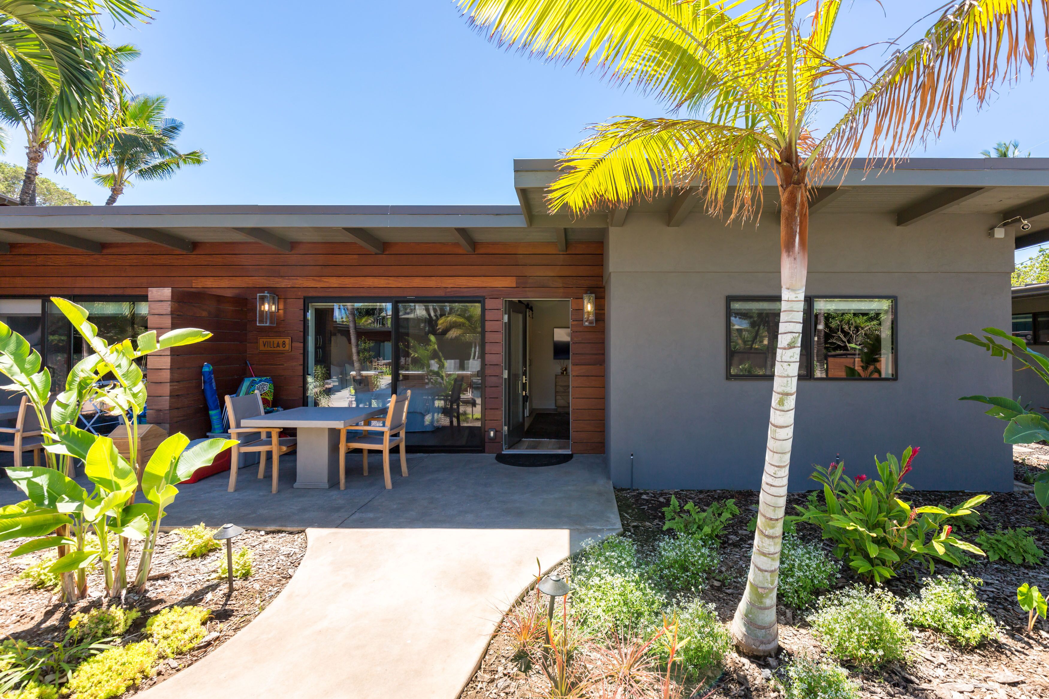 Villas By The Cove, Villa 8 · 1 Bedroom Villa with Ocean Views, Steps to Beach