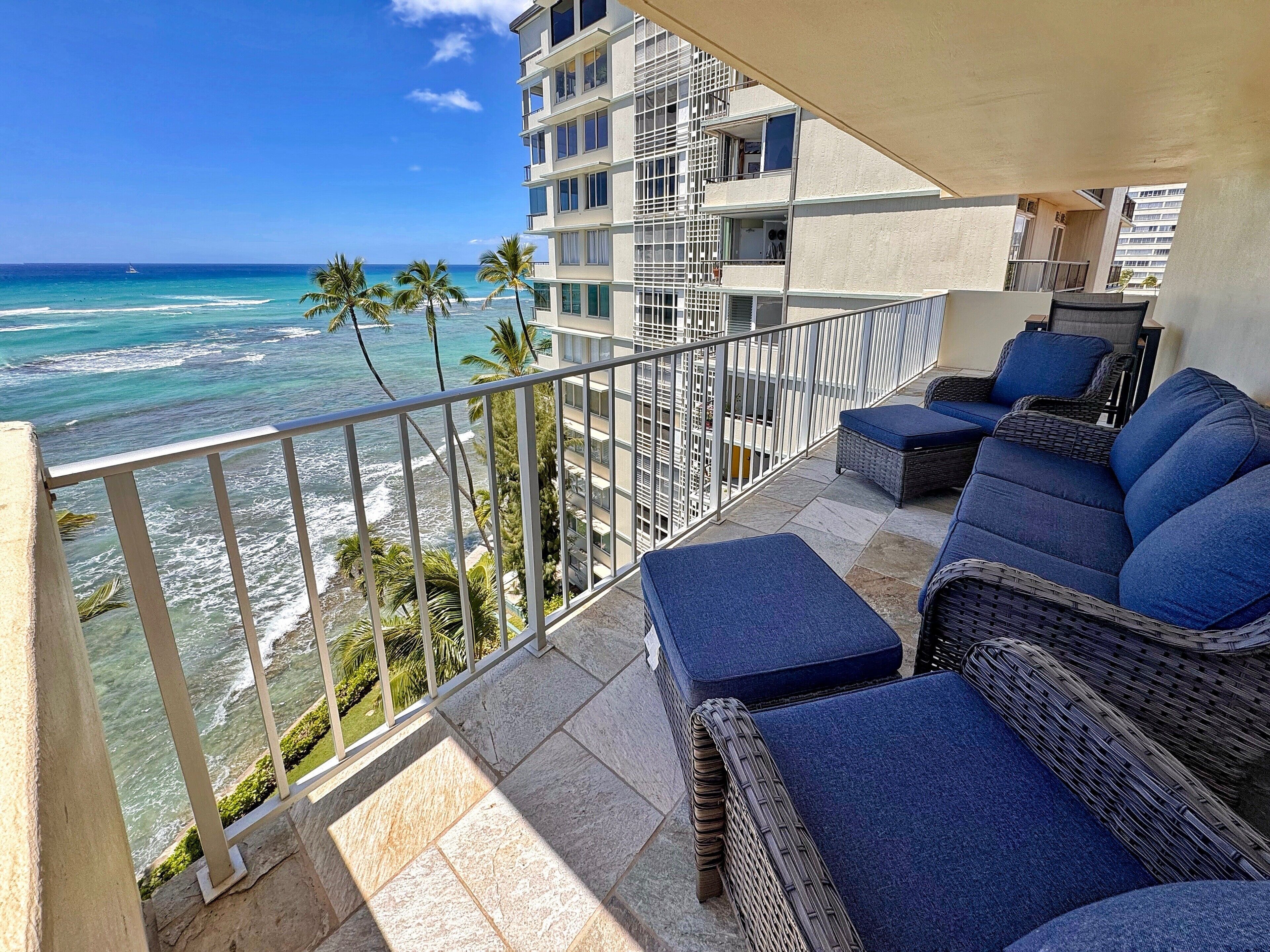 Gorgeous Over the Ocean Lanai - 1 Bedroom, Full Kitchen
