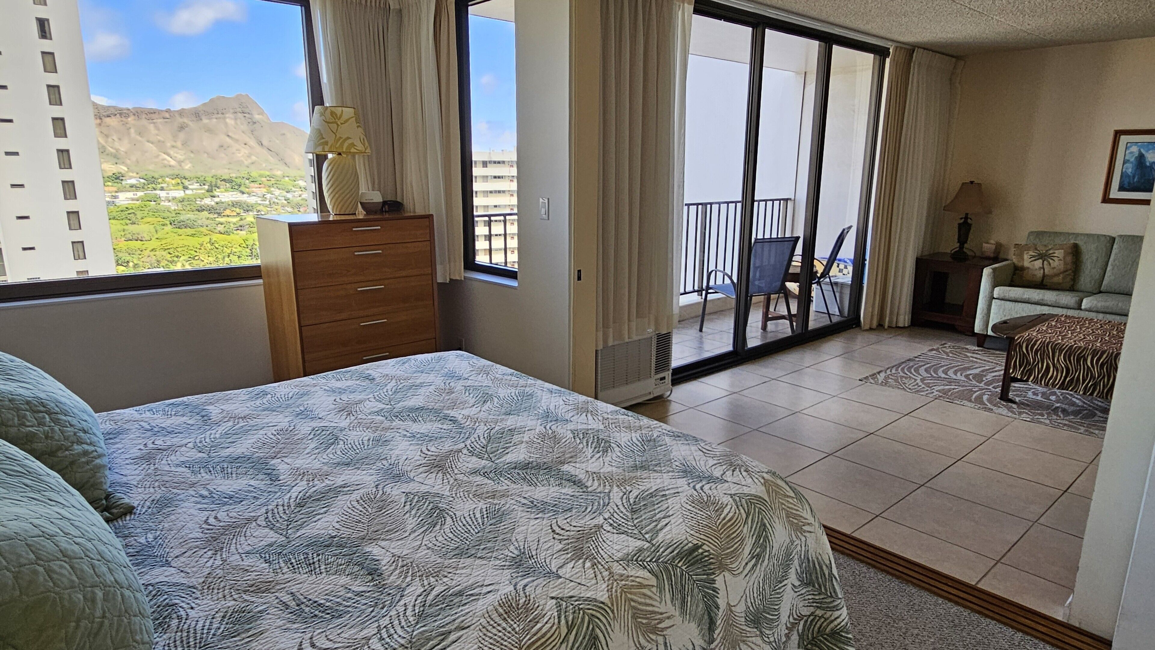 ⛱ Ocean Escape🌴 Your Perfect Spot! Ocean View, Upscale, Clean, Cozy, Prkg, WiFi