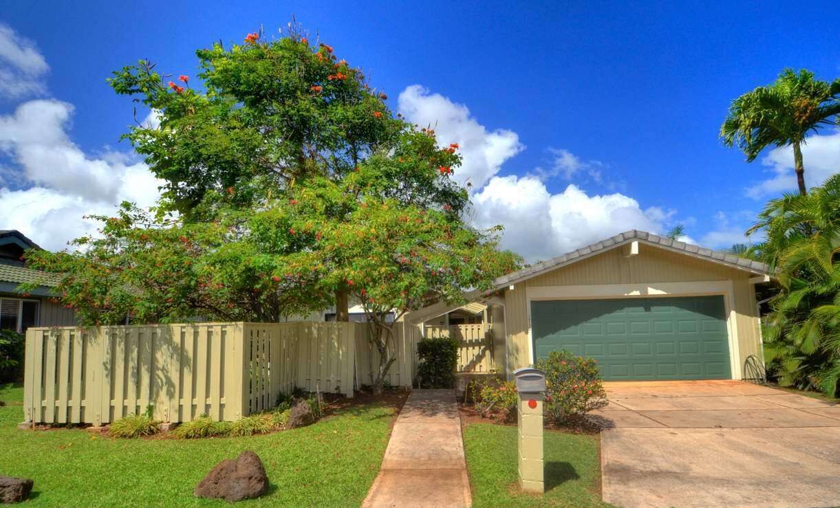 Gorgeous Greenbelt!  Home with beautiful mountain views & 5 min walk from beach!