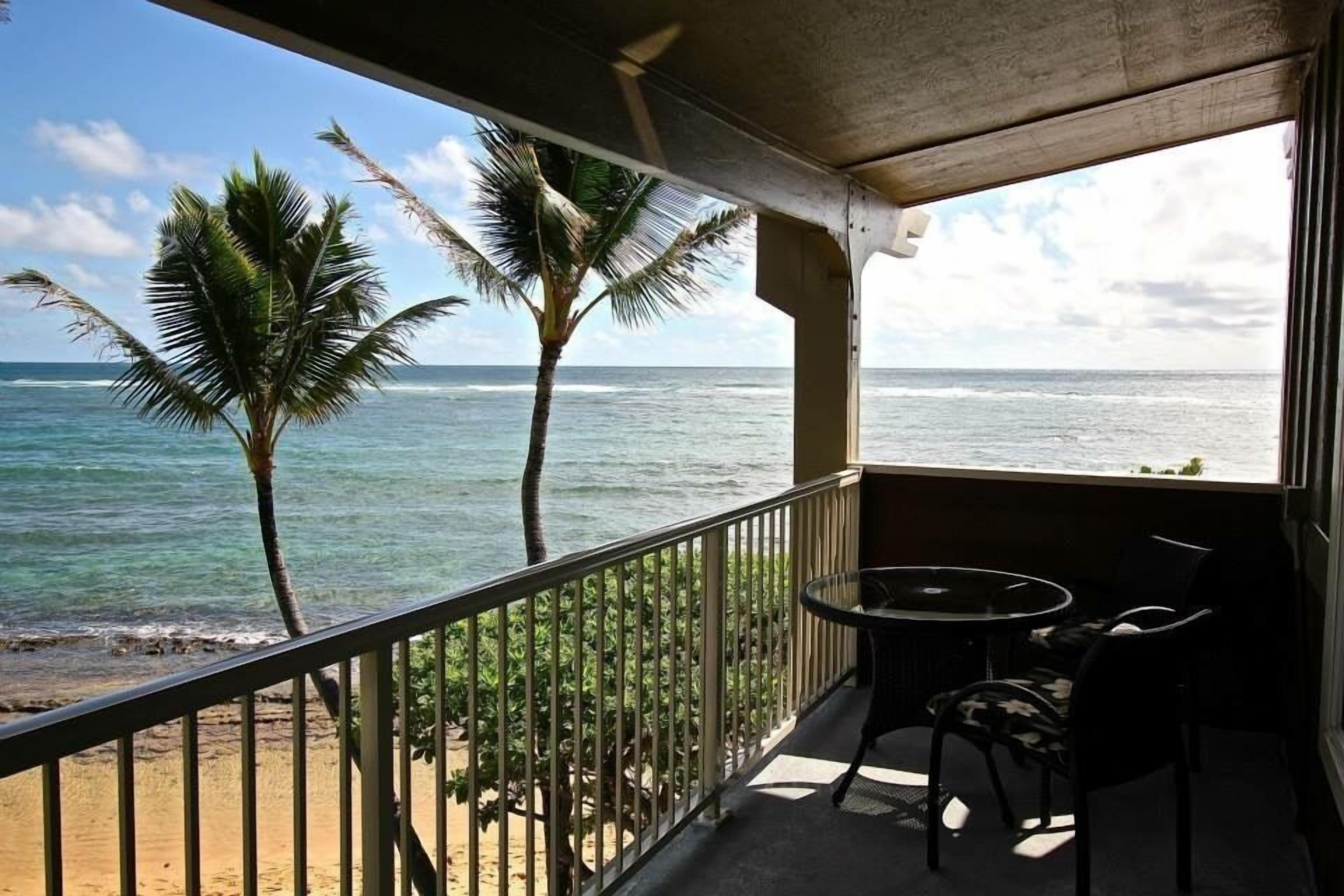 Only thing between you and the ocean is the Beach!  Top Floor, unobstructed view
