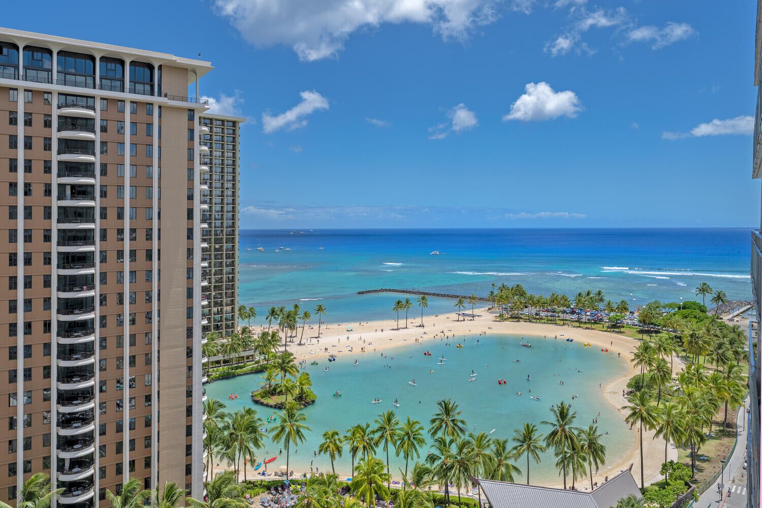 Ocean & Ocean View-Fully Equipped Condo at the Fabulous Ilikai  Aug/Sep Special
